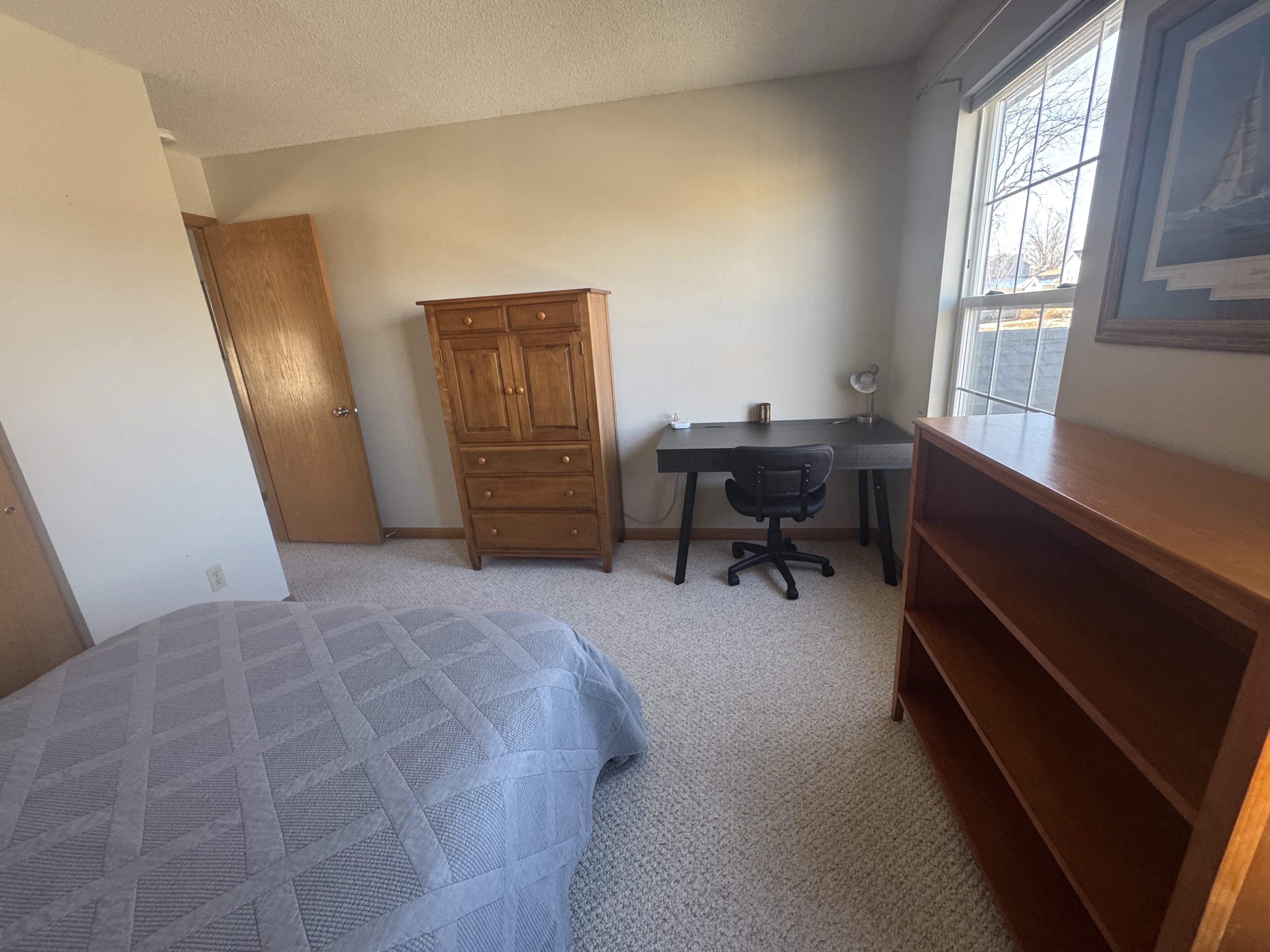 listing photo 3/6