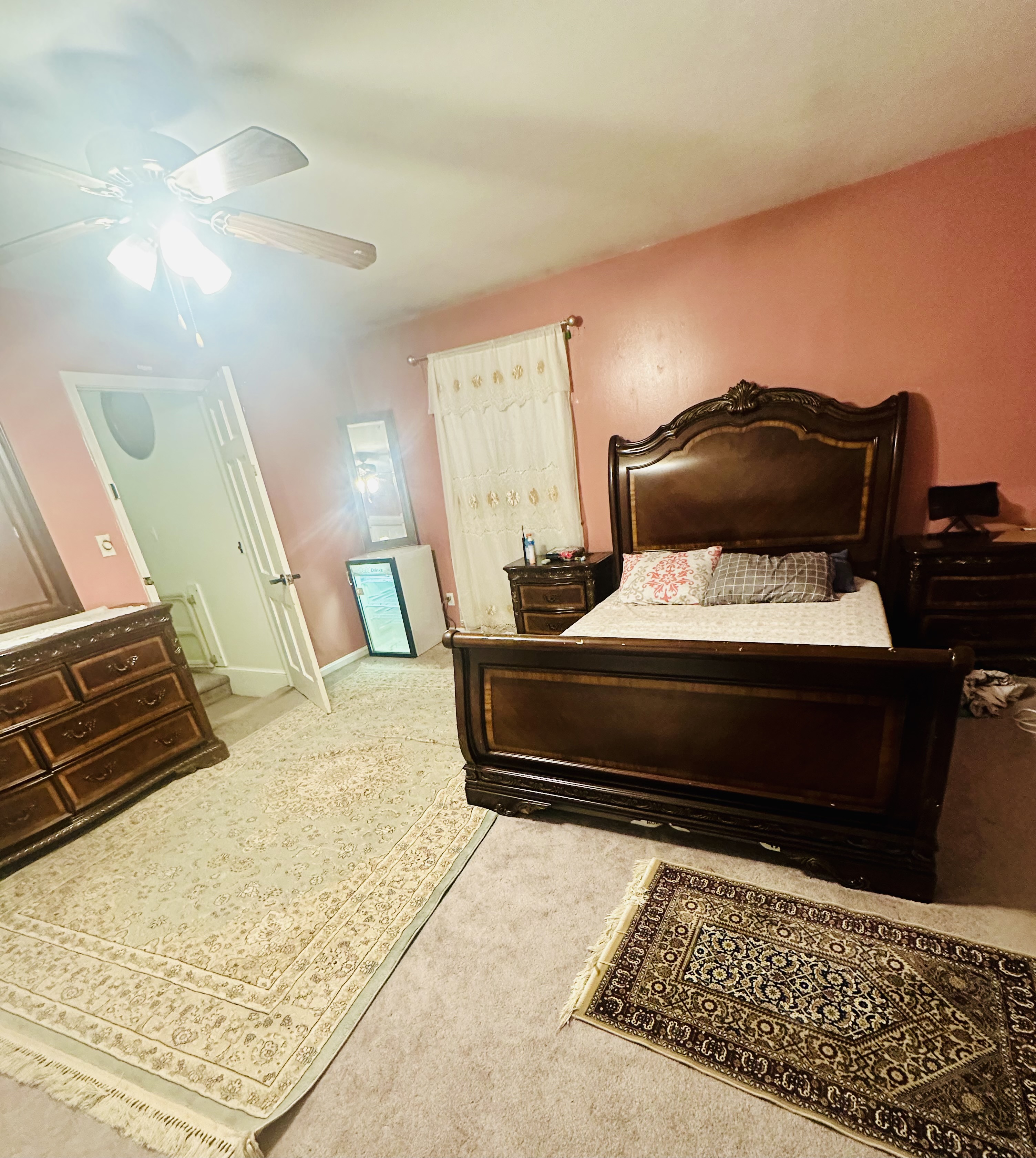 listing photo 1/2