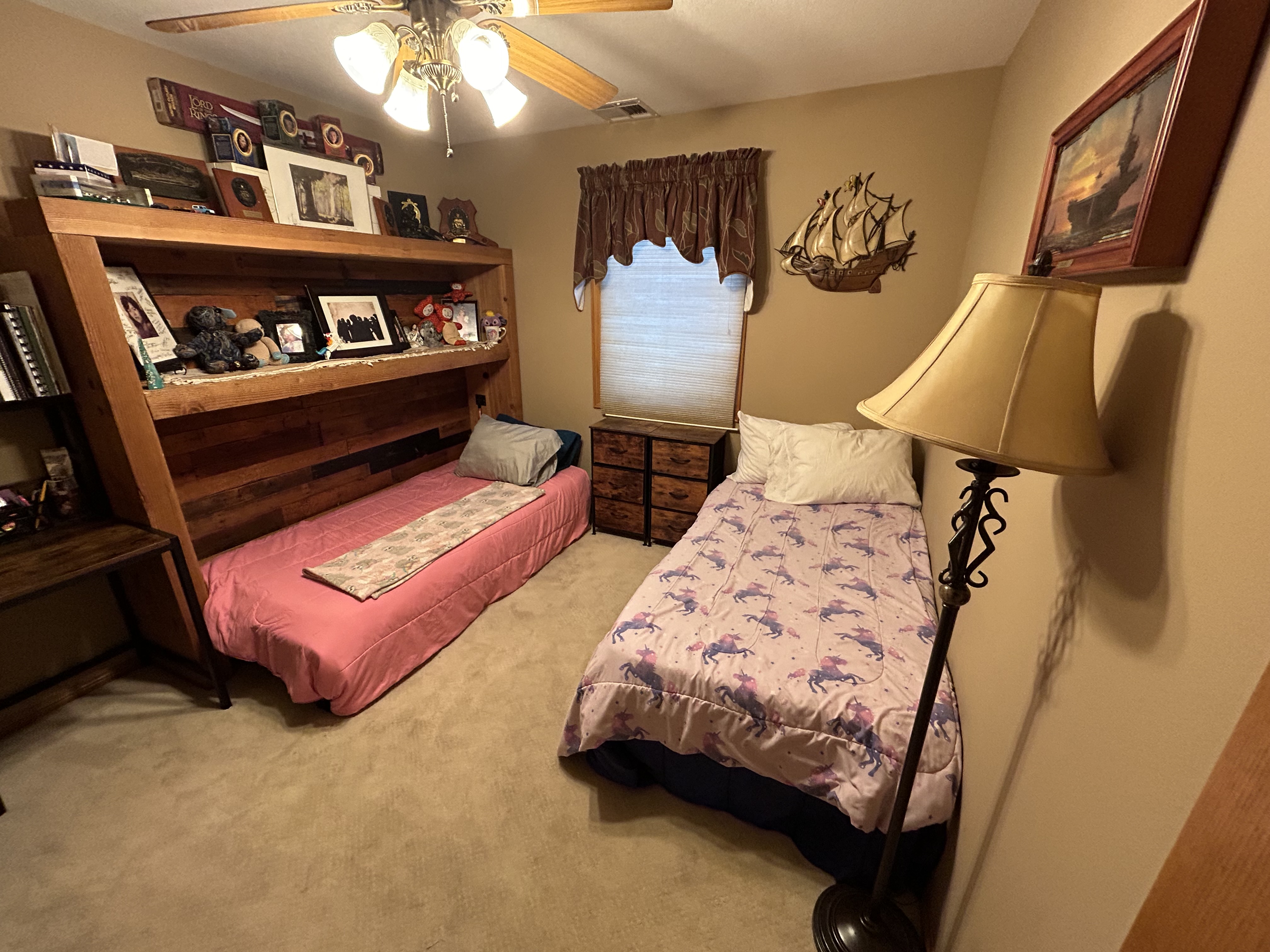 listing photo 1/2