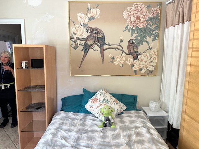 listing photo 2/5