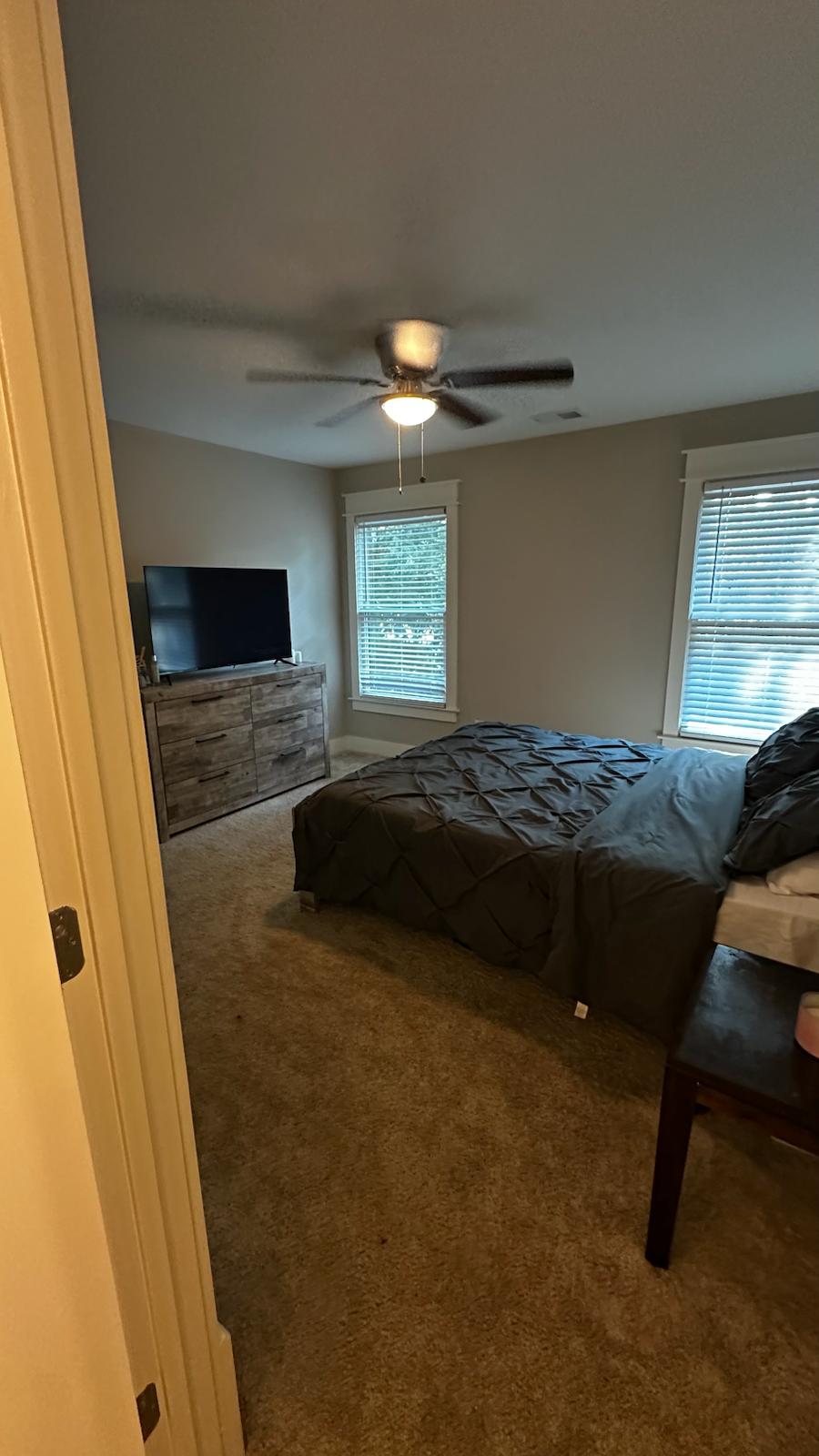 listing photo 1/3