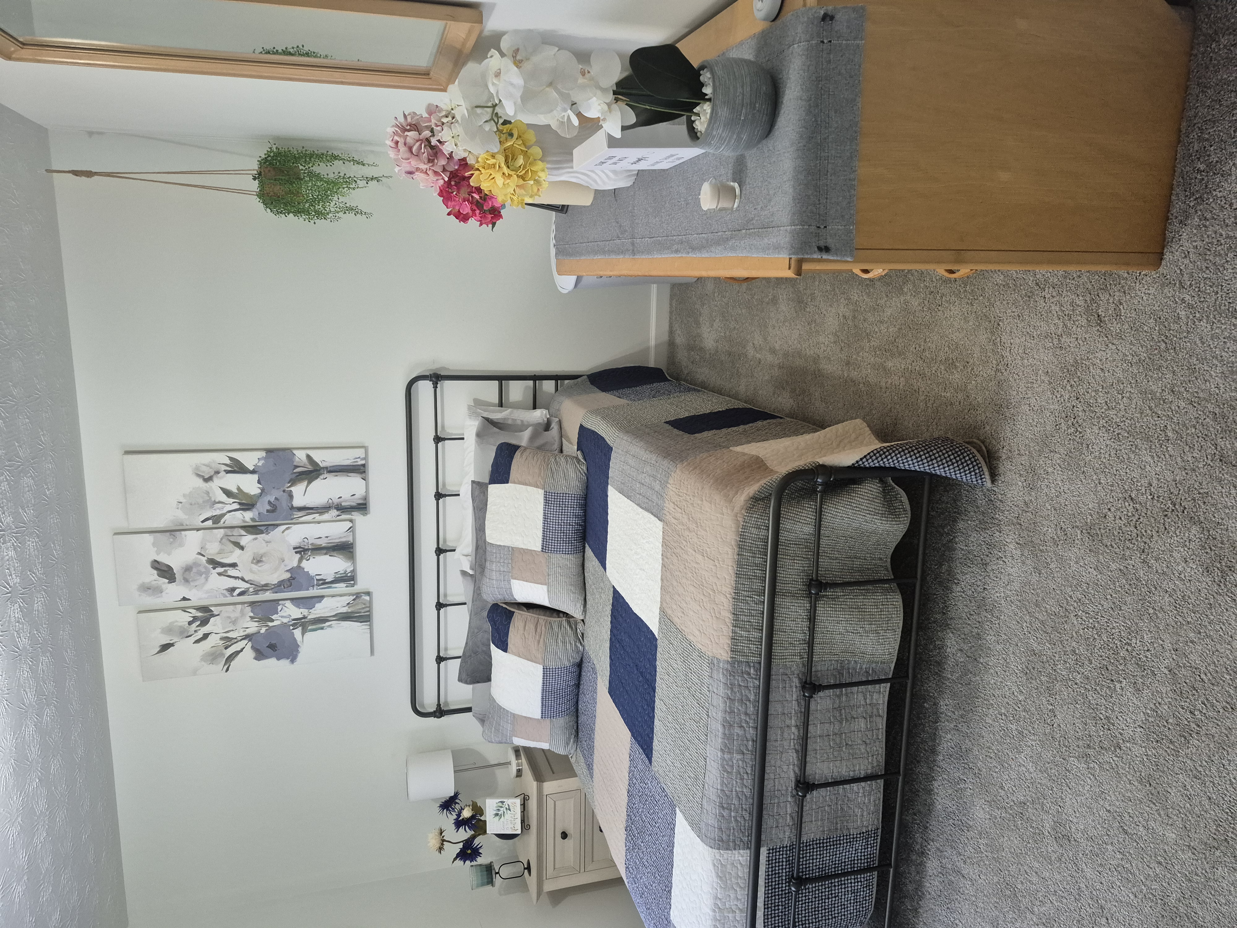 listing photo 1/5