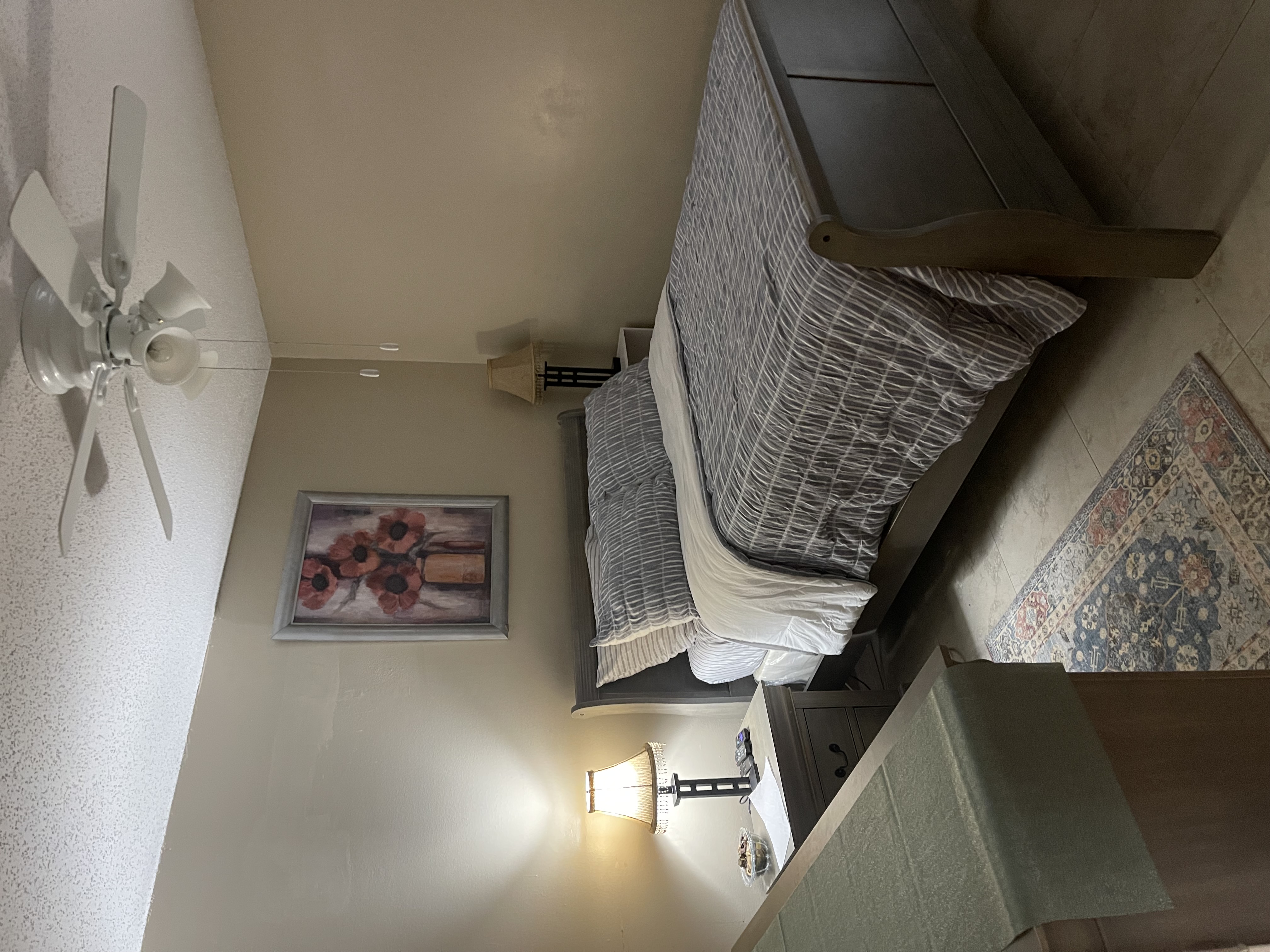 listing photo 2/4