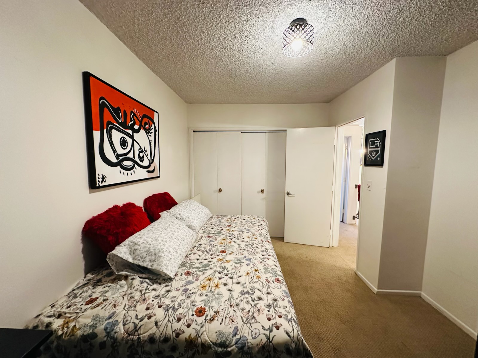 listing photo 2/6