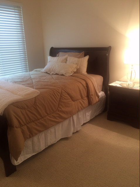 listing photo 1/4