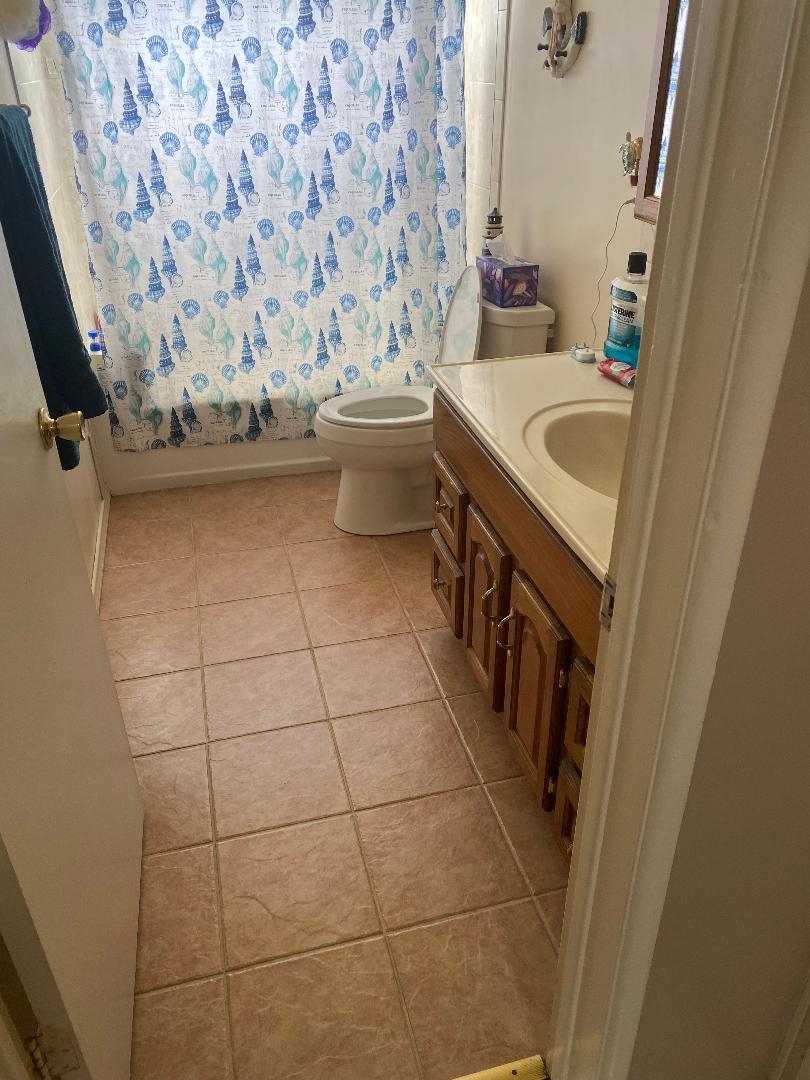 listing photo 3/3