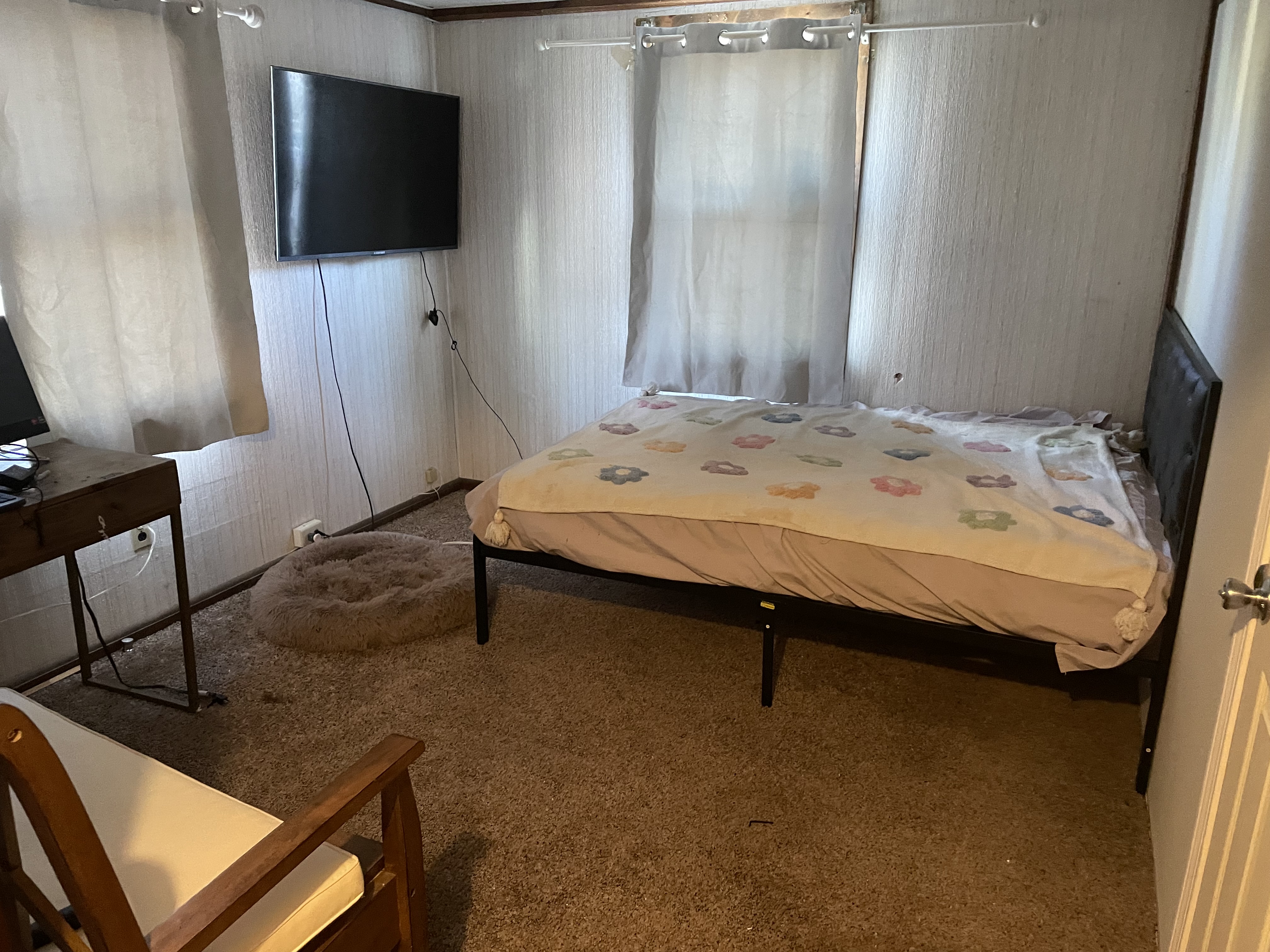 listing photo 1/3