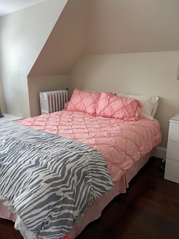 listing photo 1/4