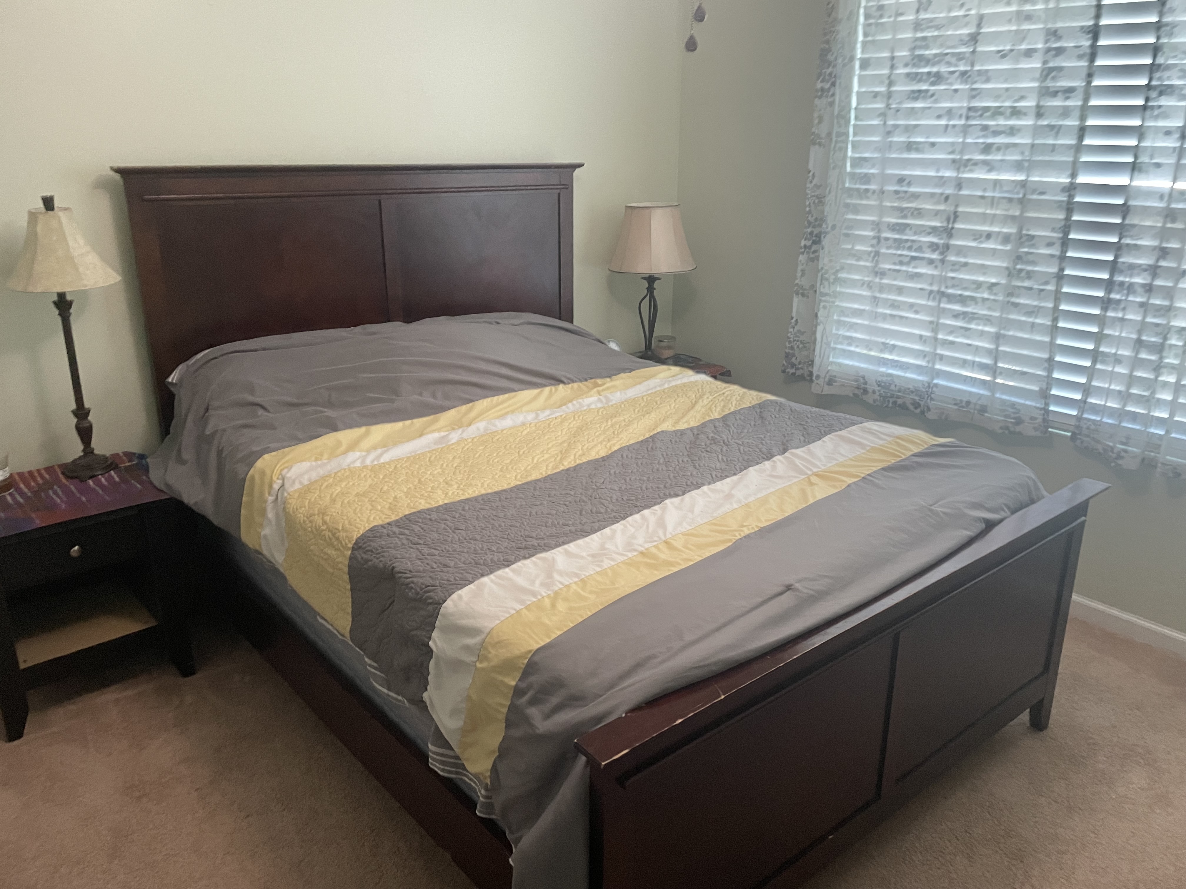 listing photo 1/2