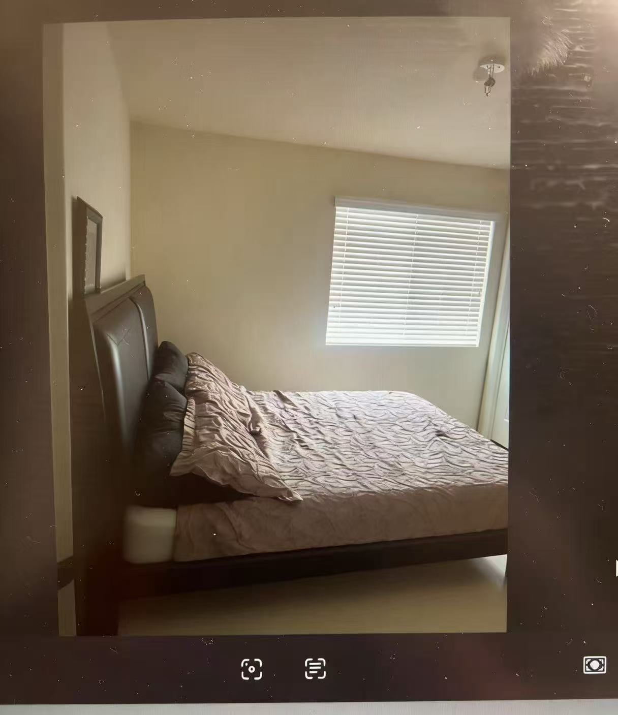 listing photo 1/2