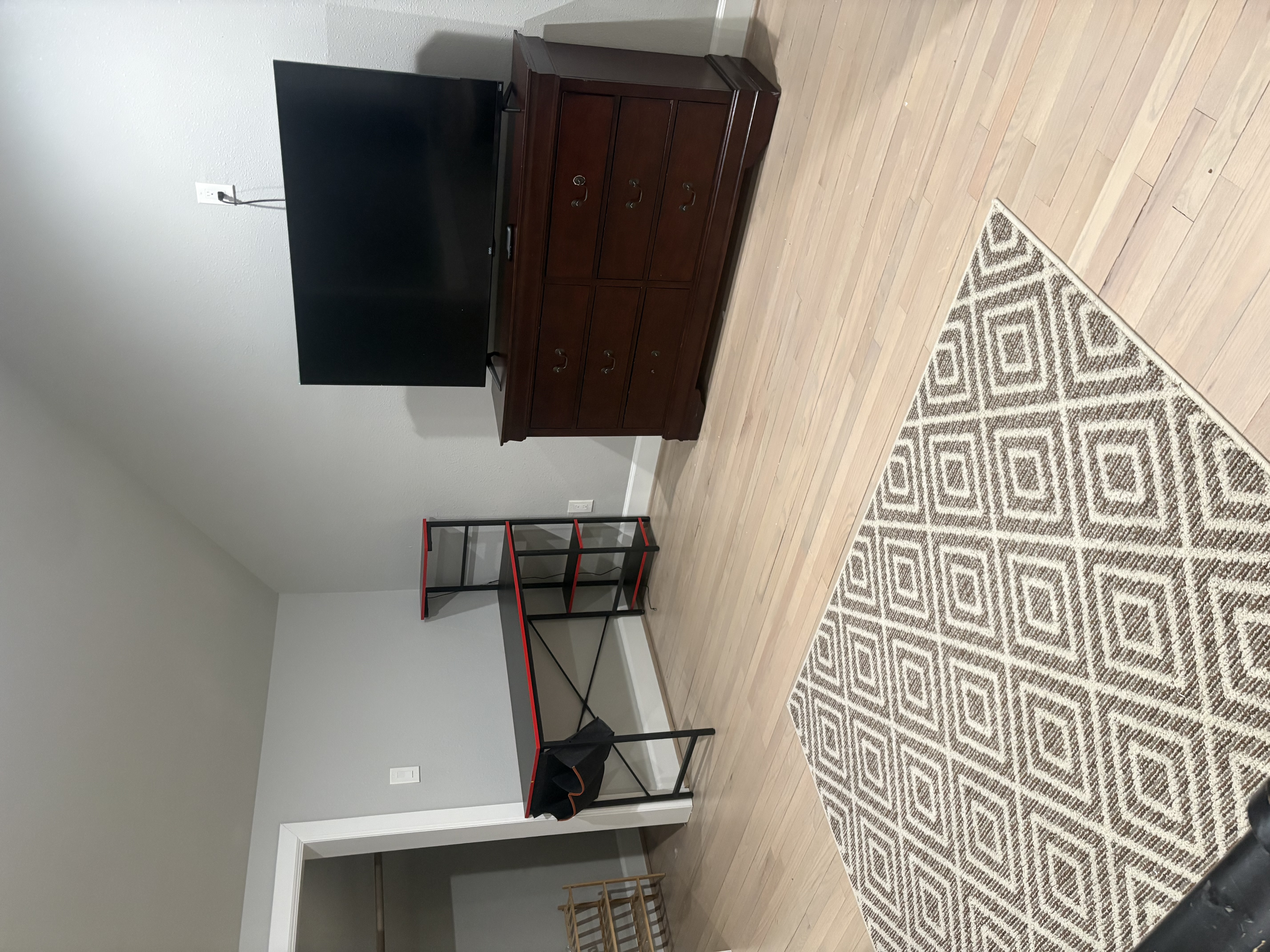 listing photo 4/9