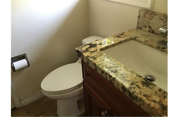 listing photo 4/5