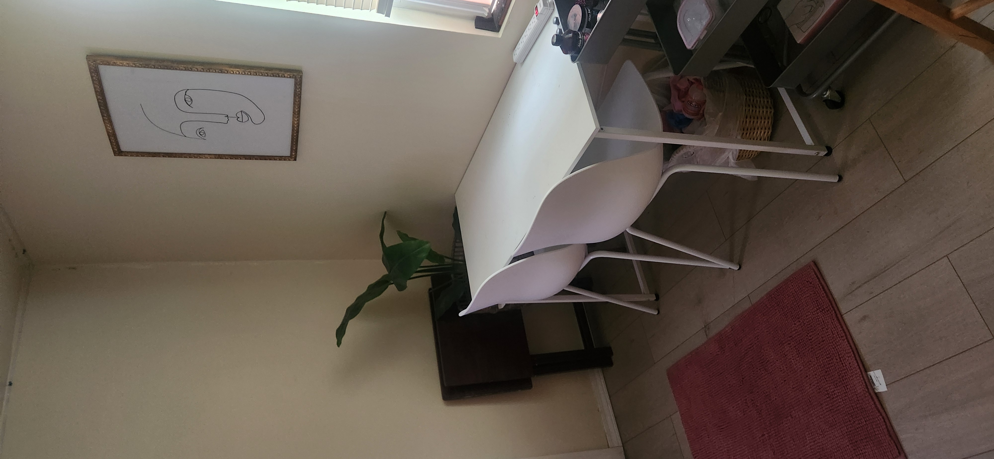 listing photo 2/4