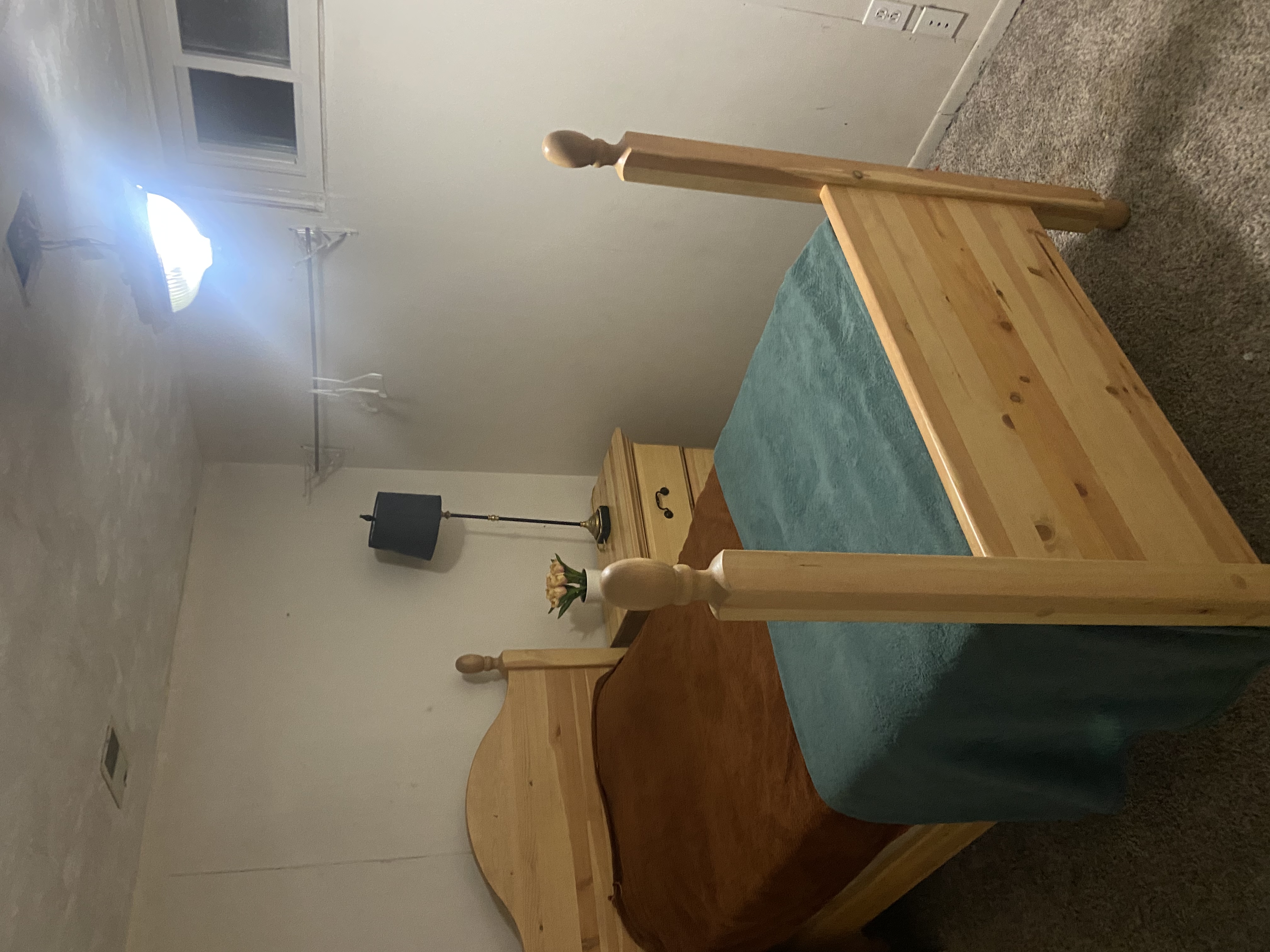 listing photo 1/4