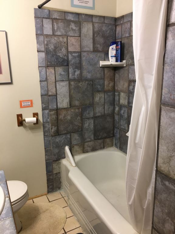 listing photo 3/4