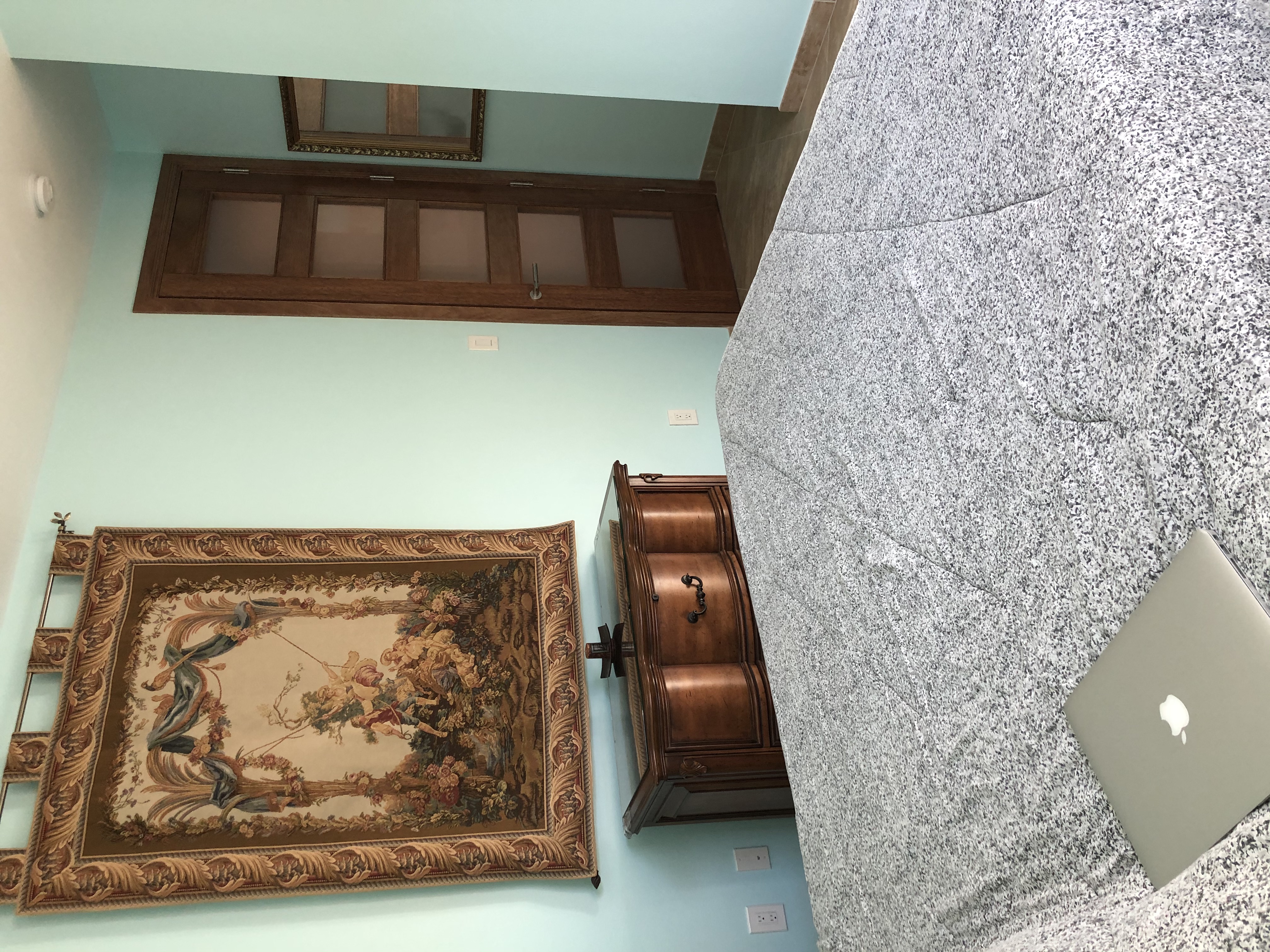 listing photo 2/4