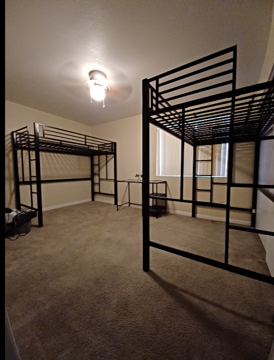 listing photo 1/2