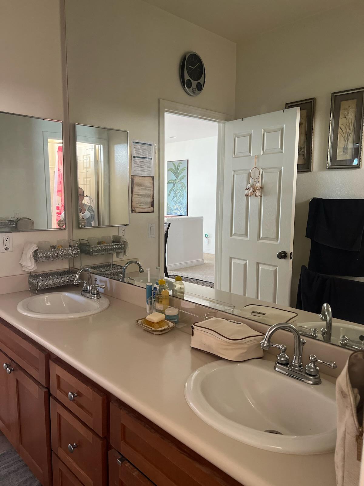 listing photo 3/5