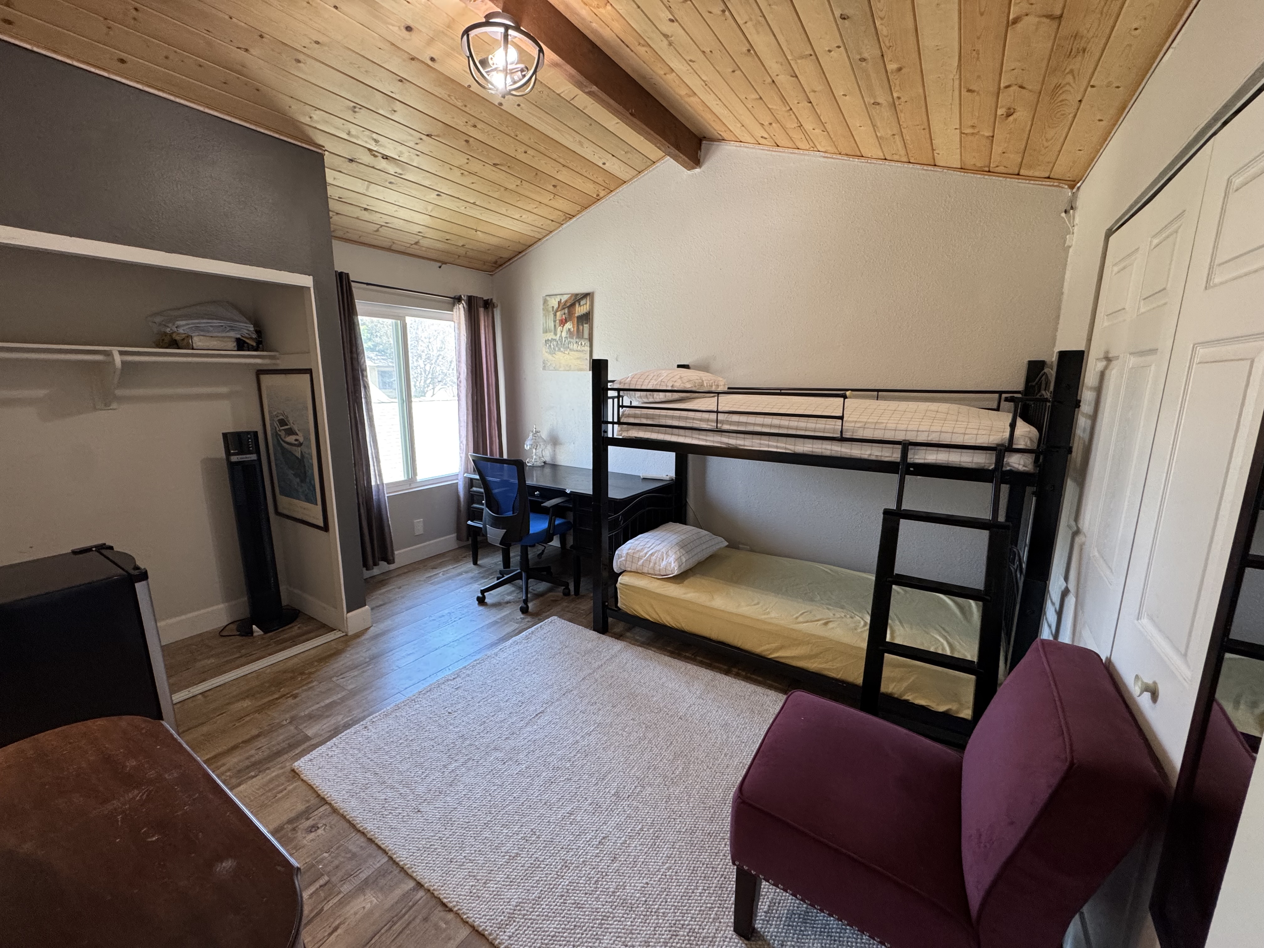 listing photo 1/10