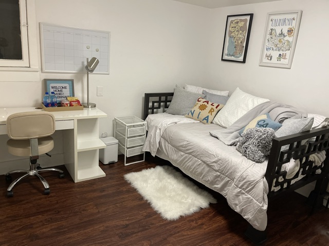 listing photo 3/4
