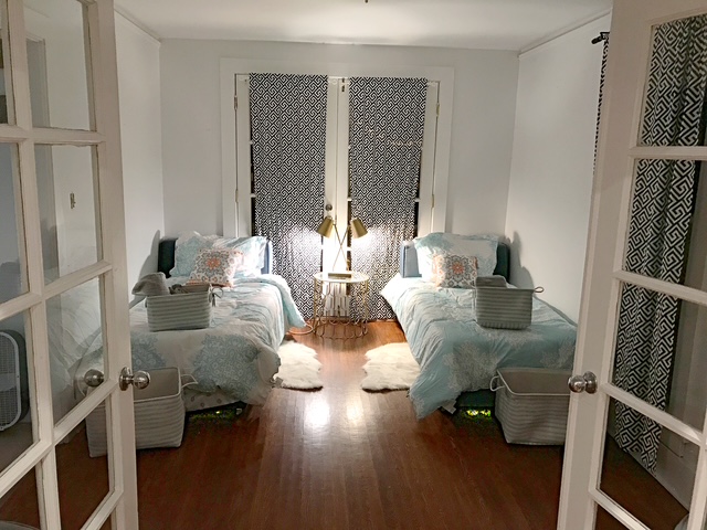 listing photo 2/4