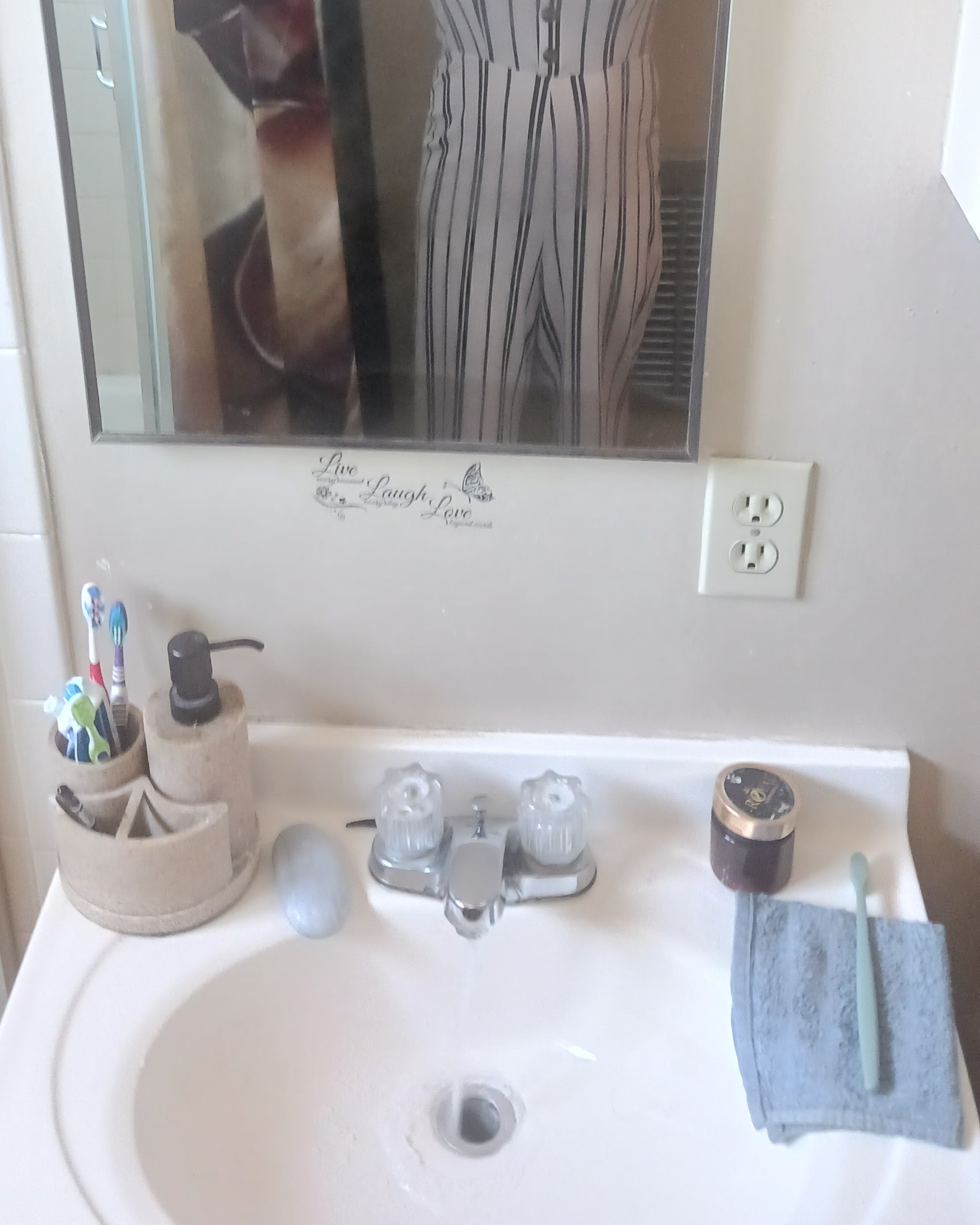 listing photo 3/4