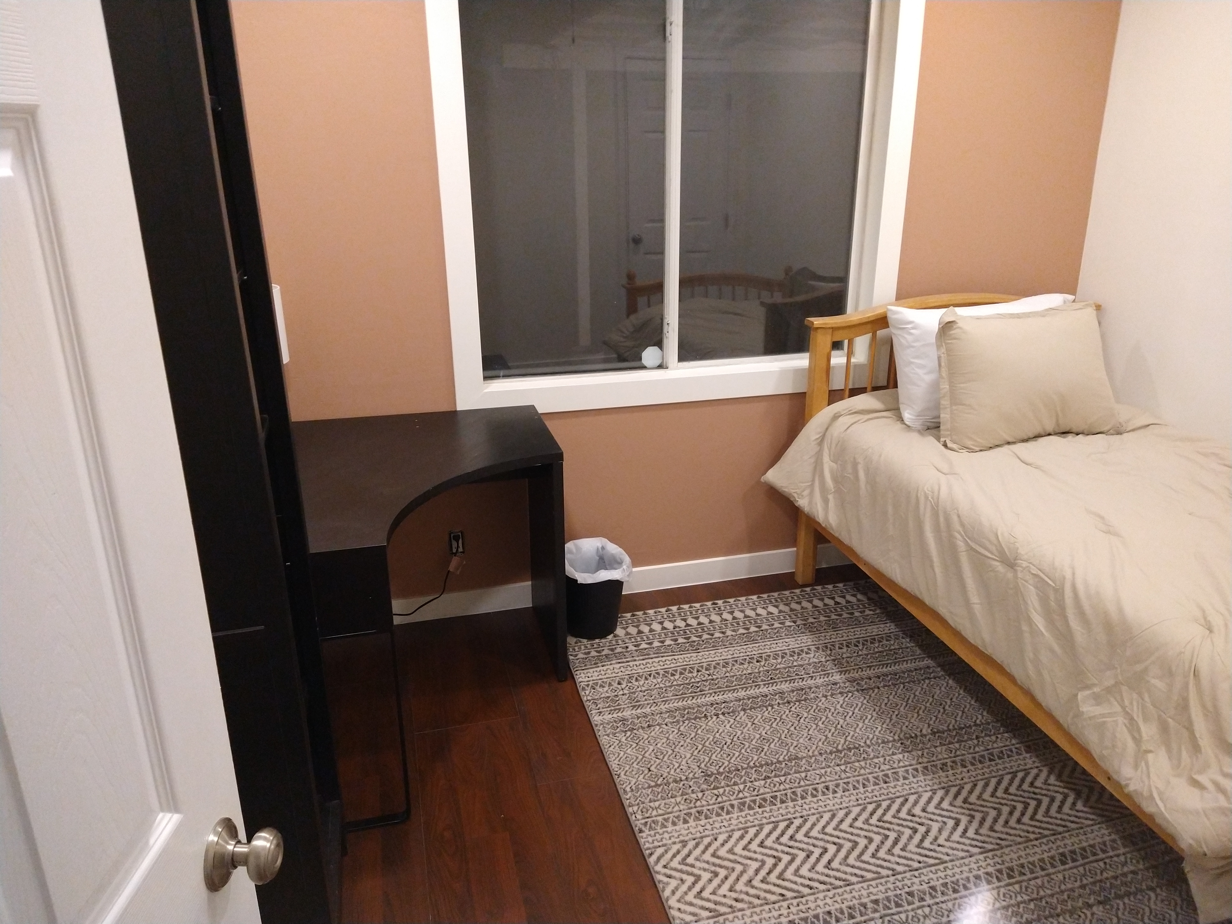 listing photo 1/3
