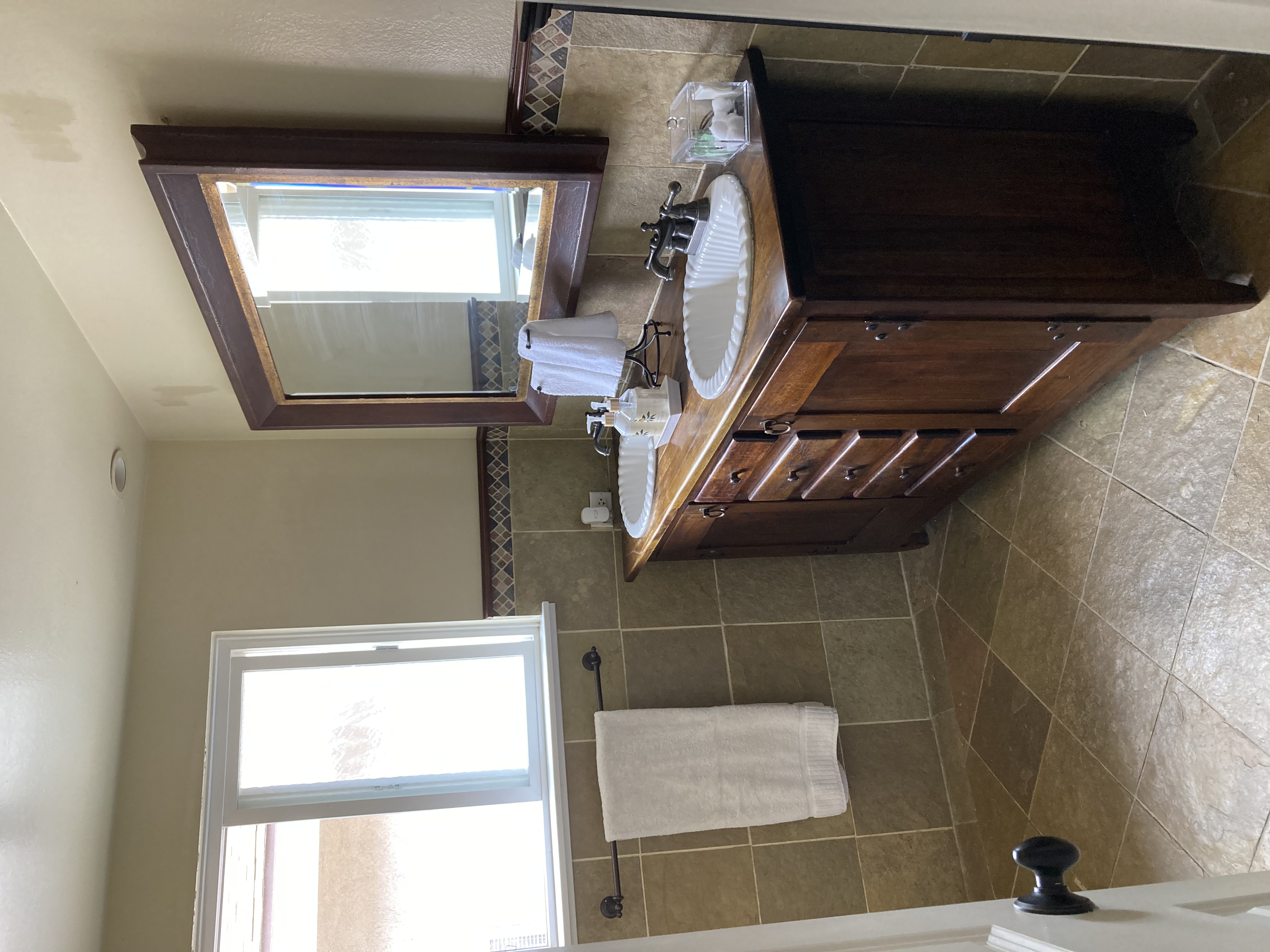 listing photo 3/3