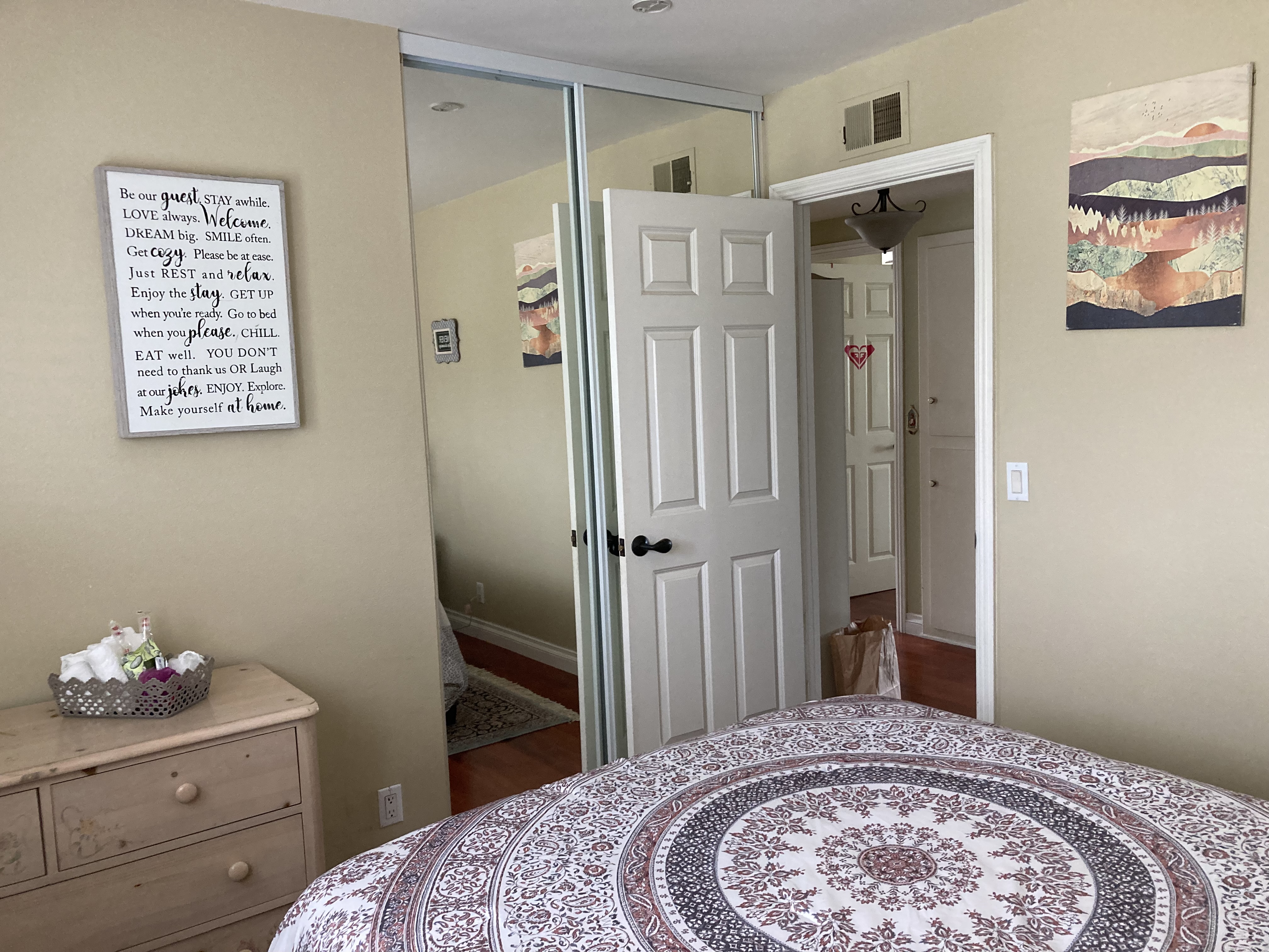 listing photo 2/5