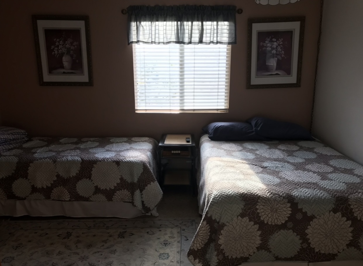 listing photo 1/5