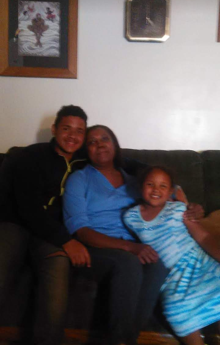 20240717-211049703-aac7-34e5c8f8c0c6_familyphoto.png