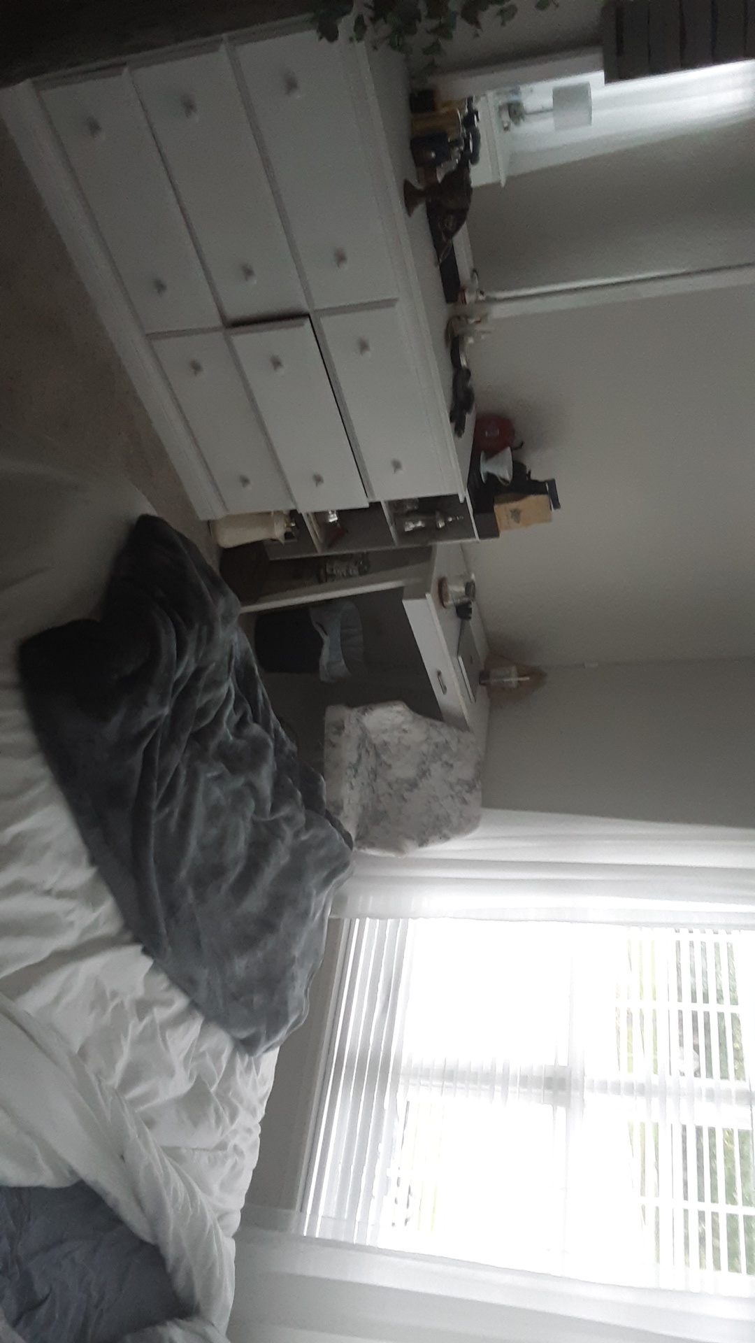 listing photo 1/4