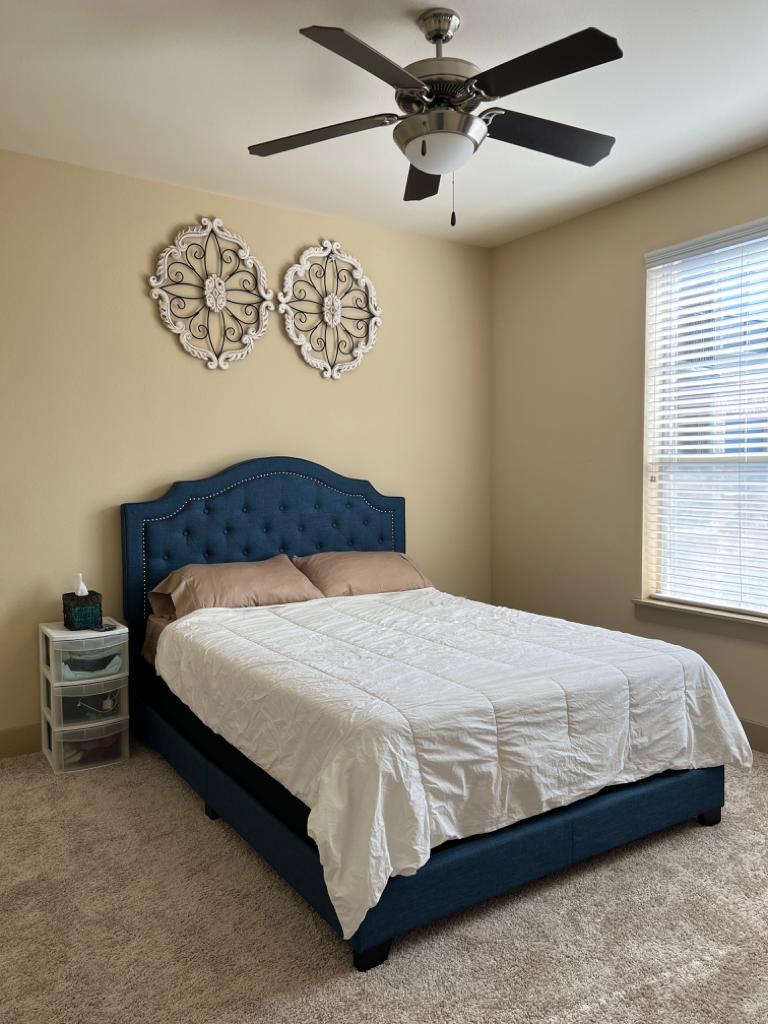 listing photo 1/5
