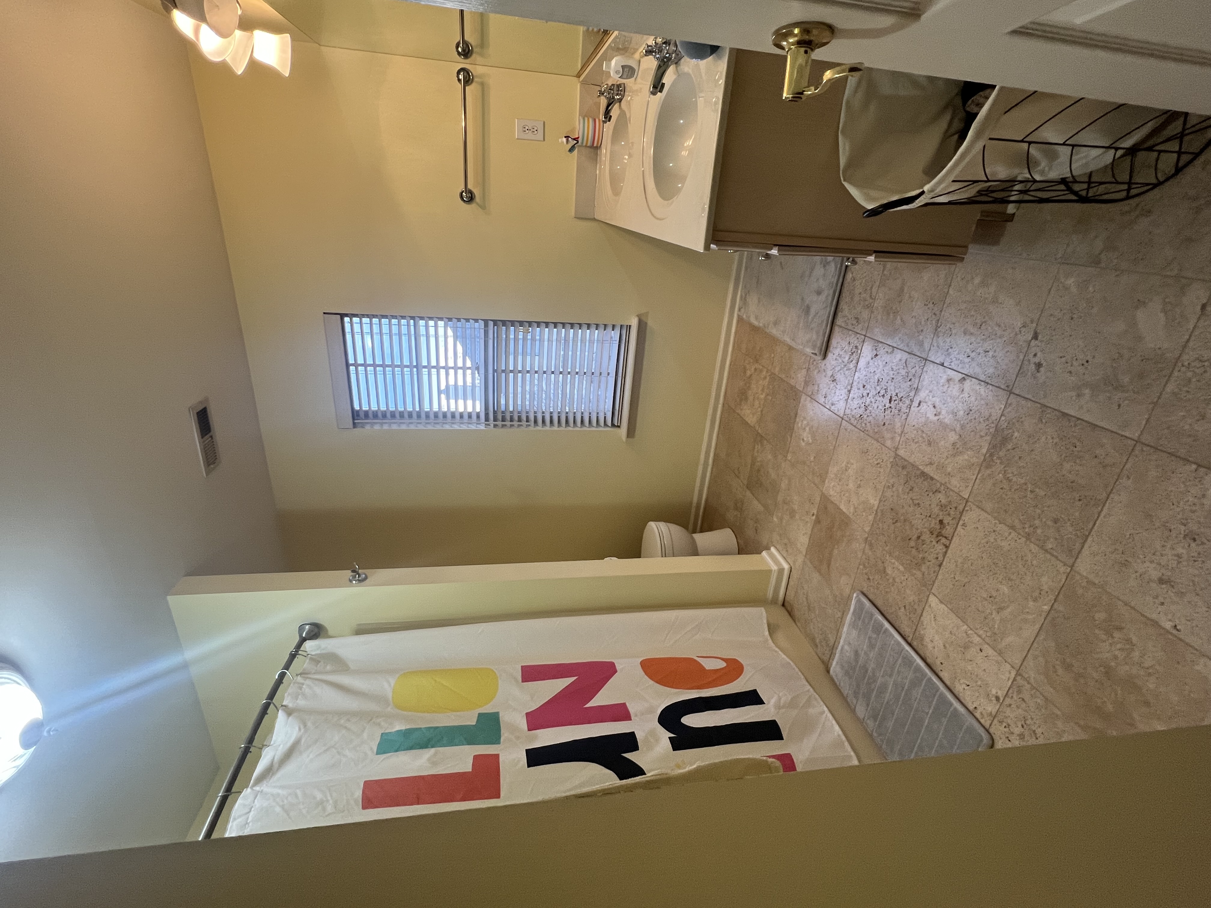 listing photo 2/2