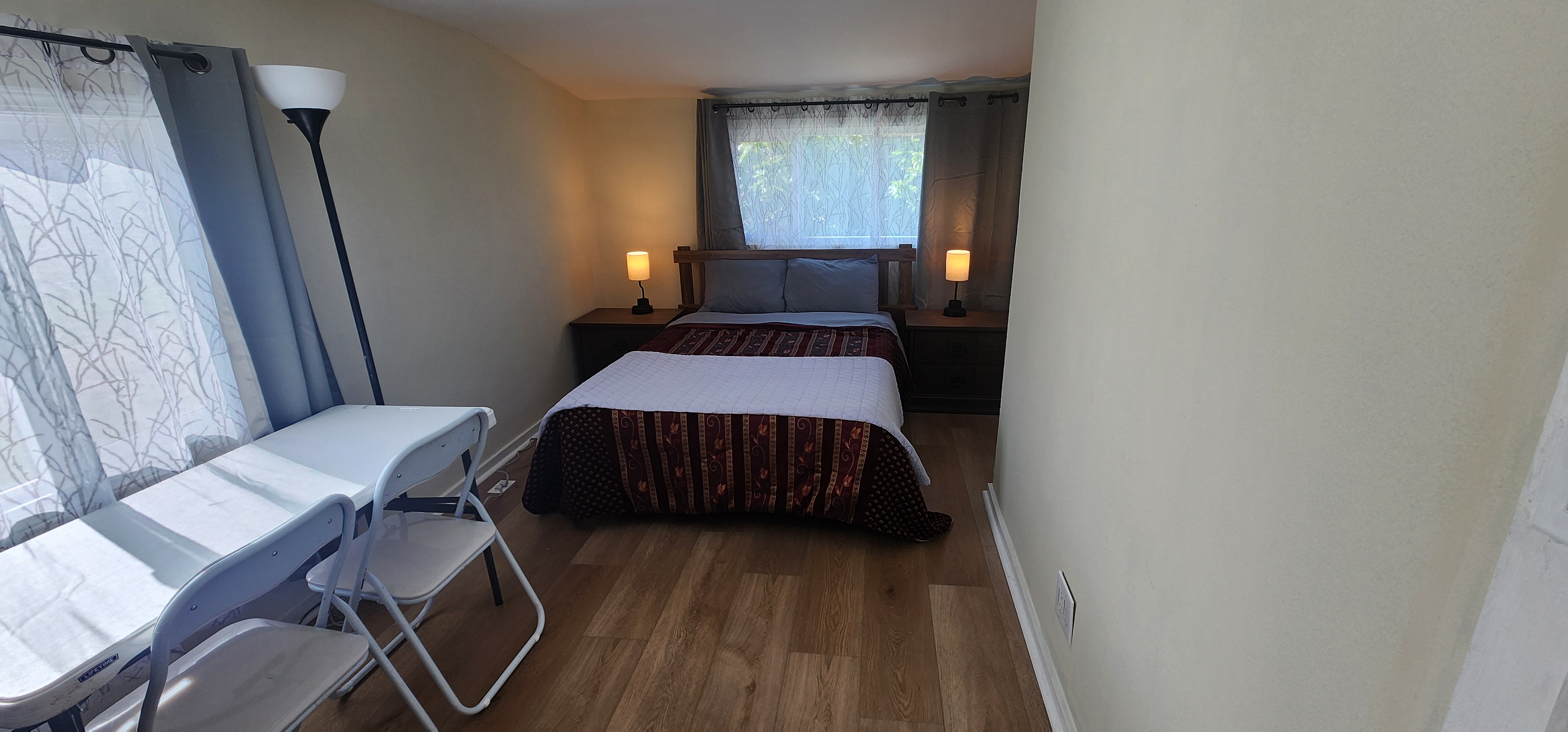 listing photo 1/2