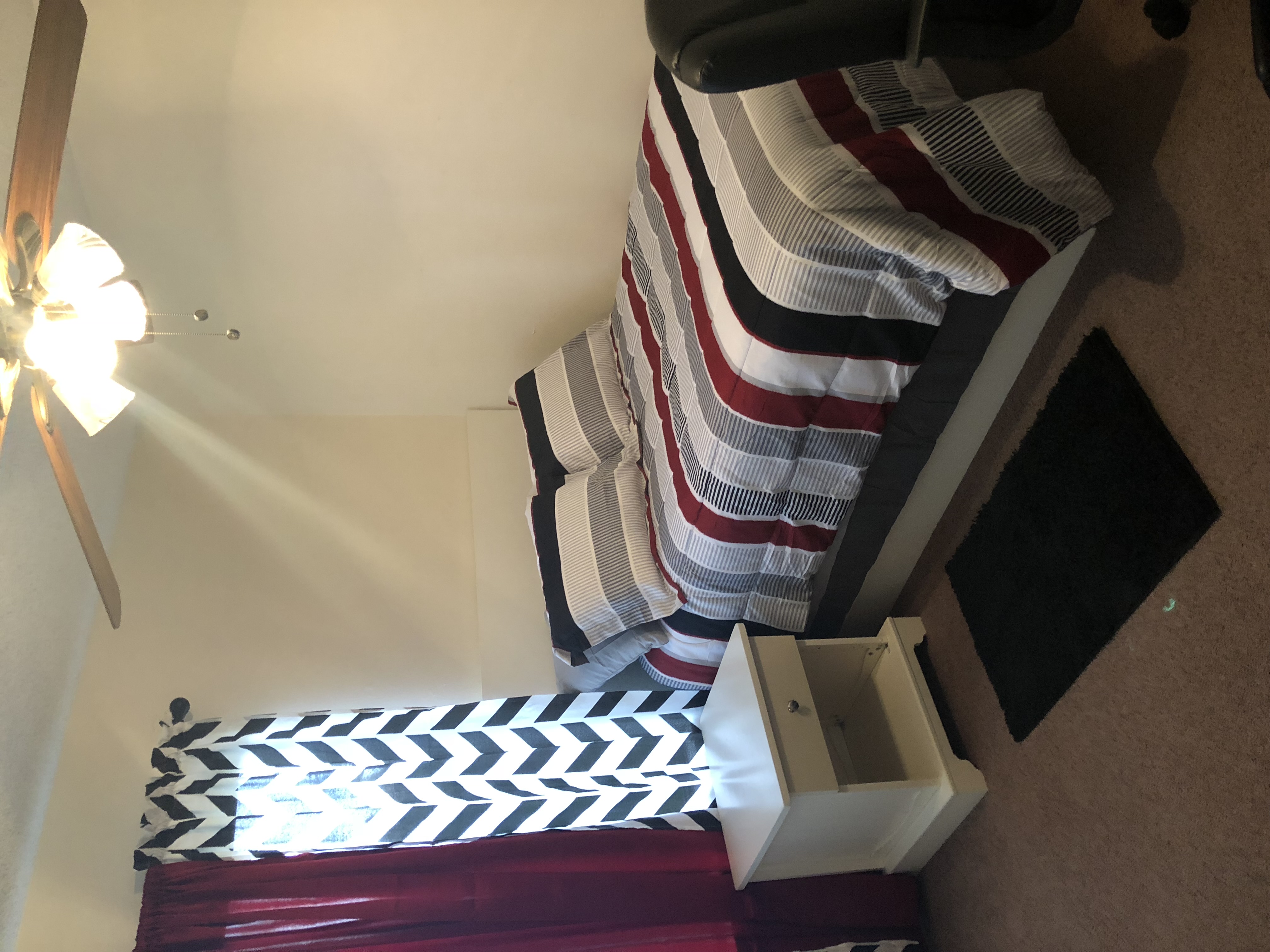 listing photo 1/2