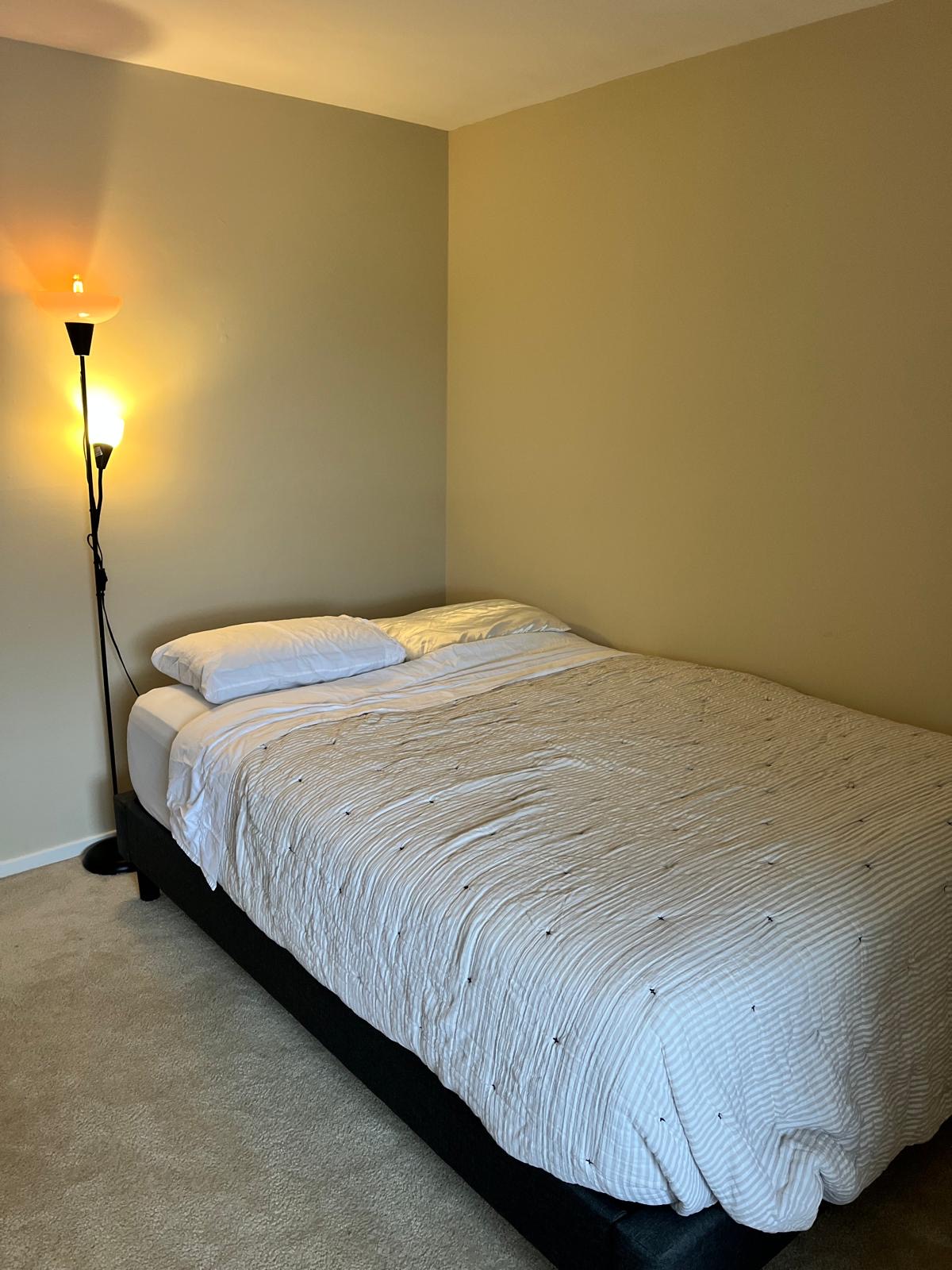 listing photo 1/5