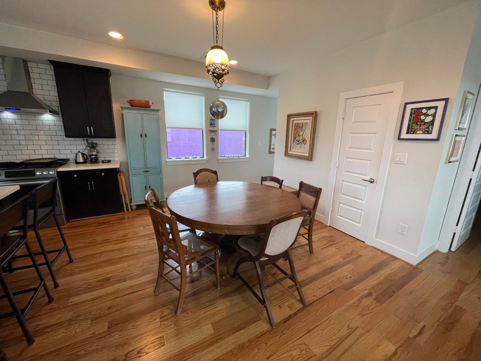 20250212-203619073-960c-f69f0ca7c3c7_kitchen_dining_2.jpeg