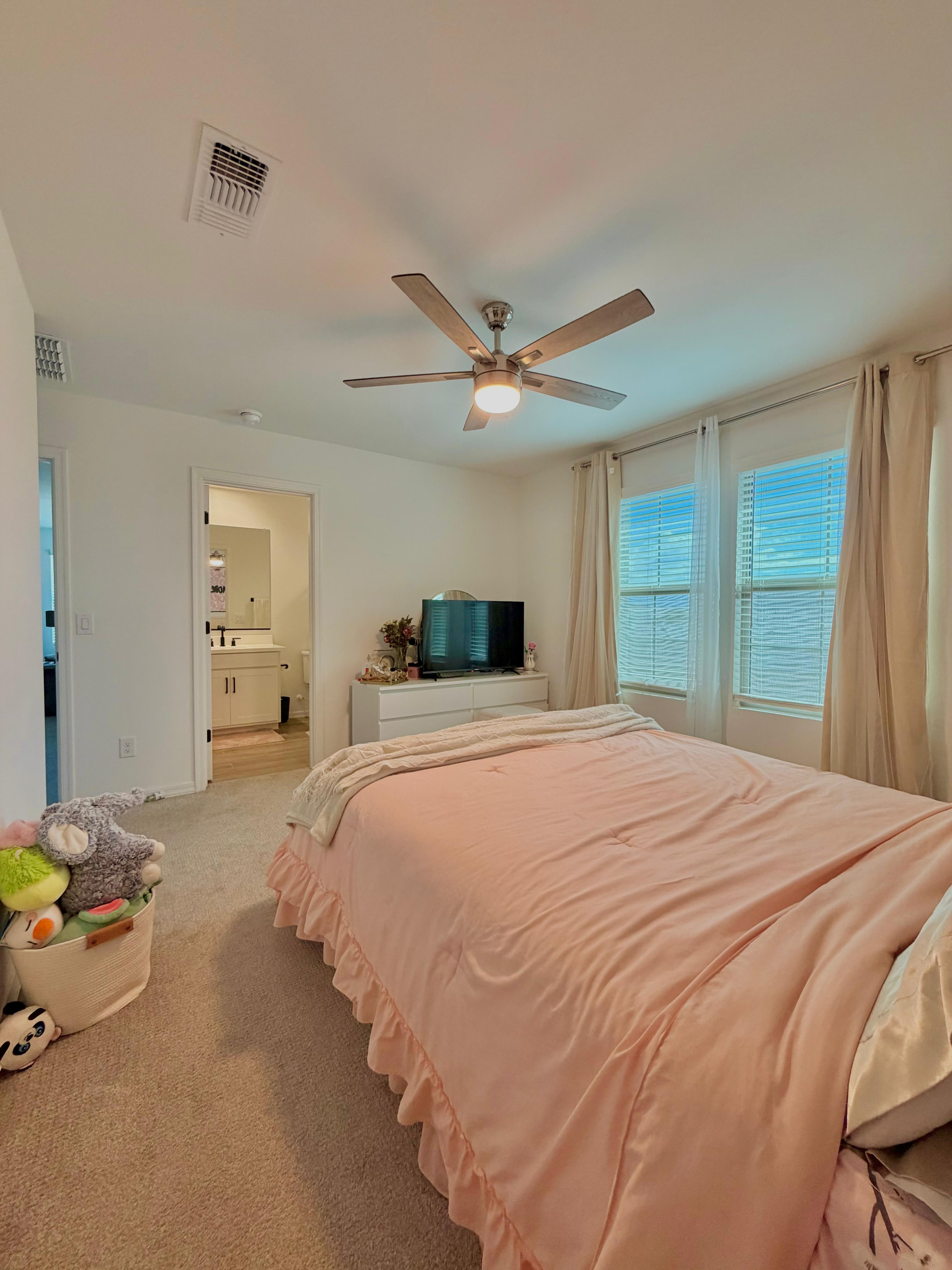 listing photo 2/3
