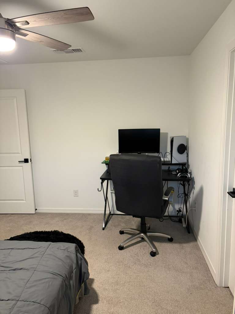 listing photo 2/5