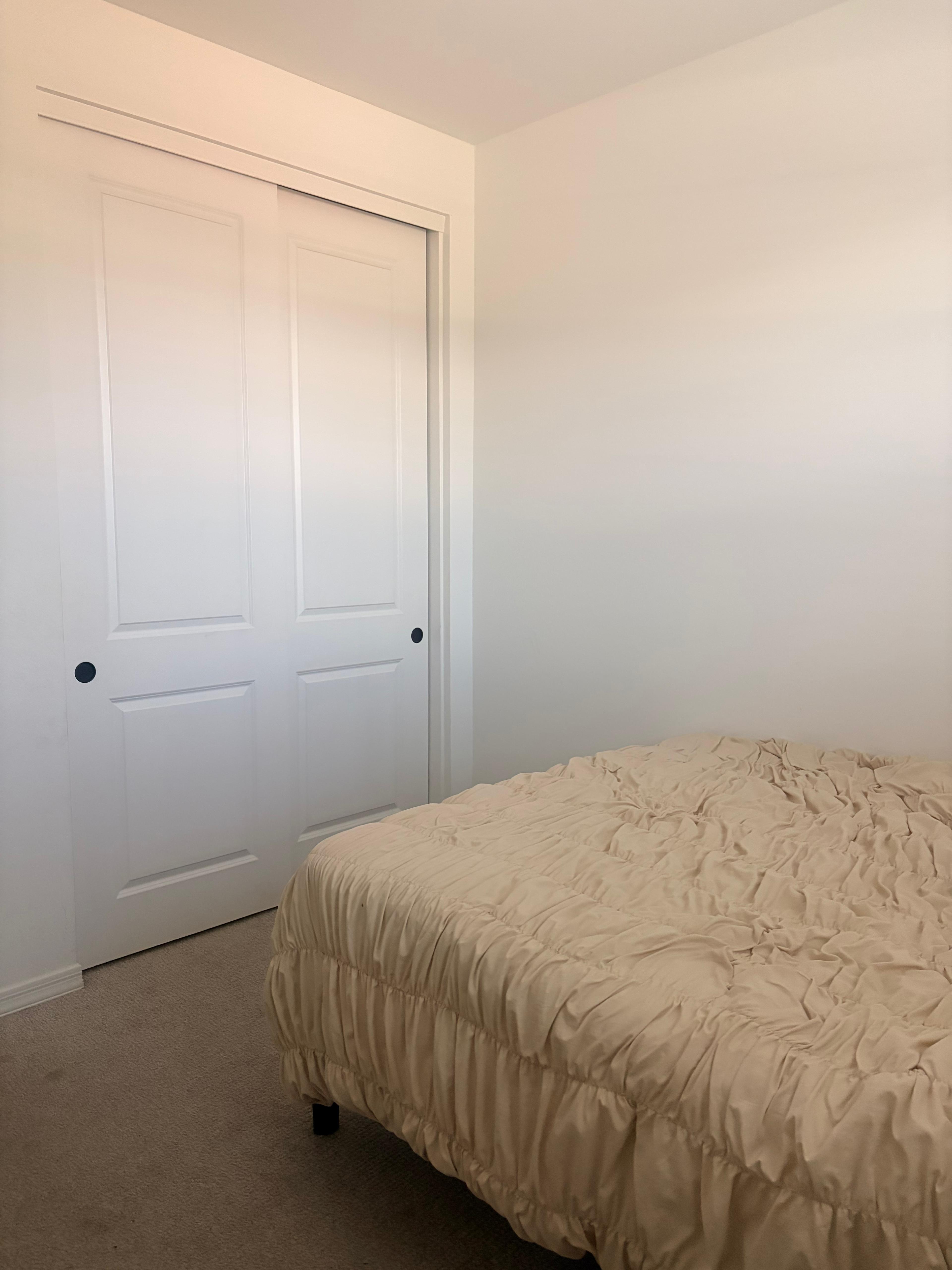 listing photo 2/4