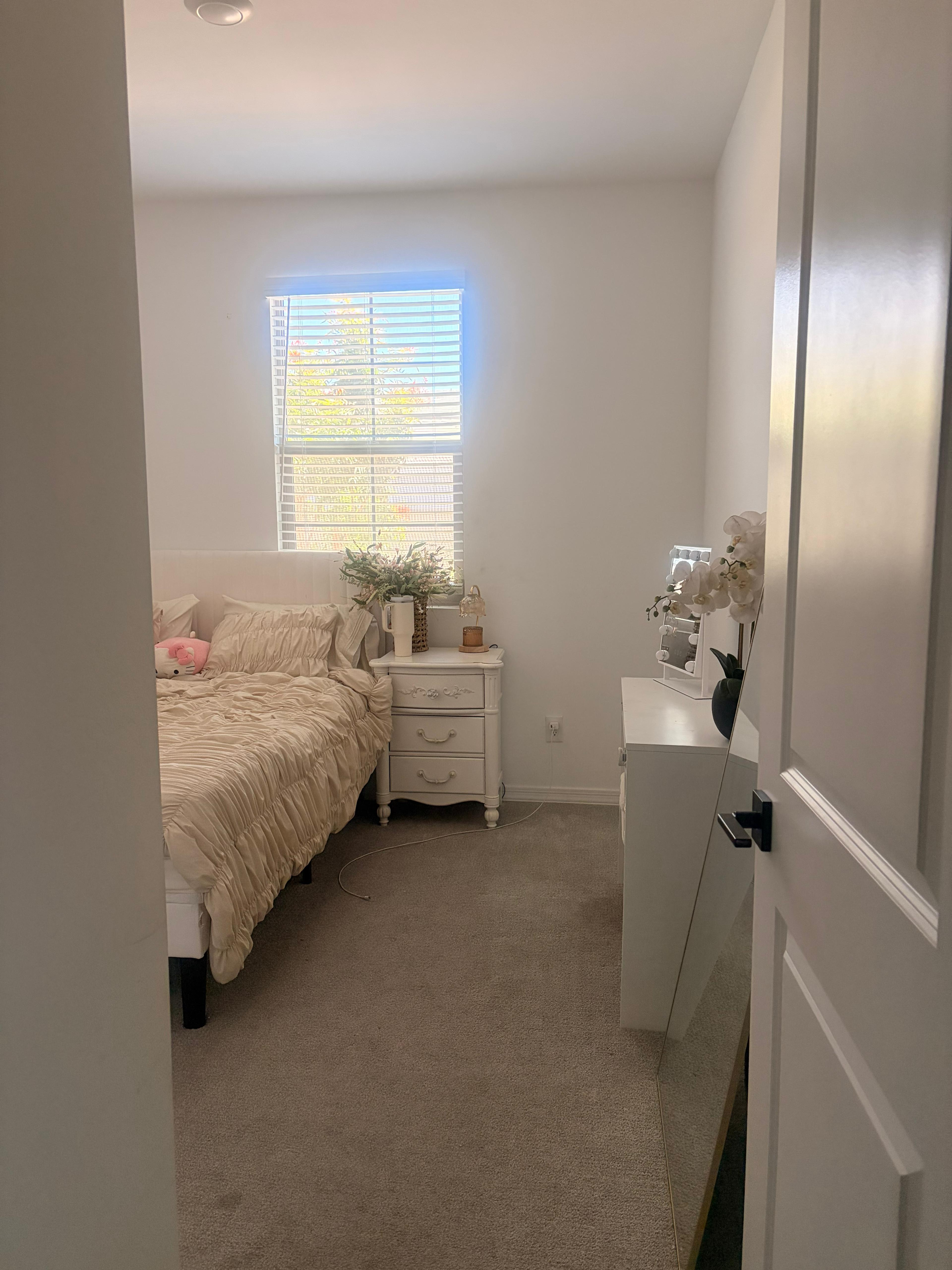 listing photo 3/4