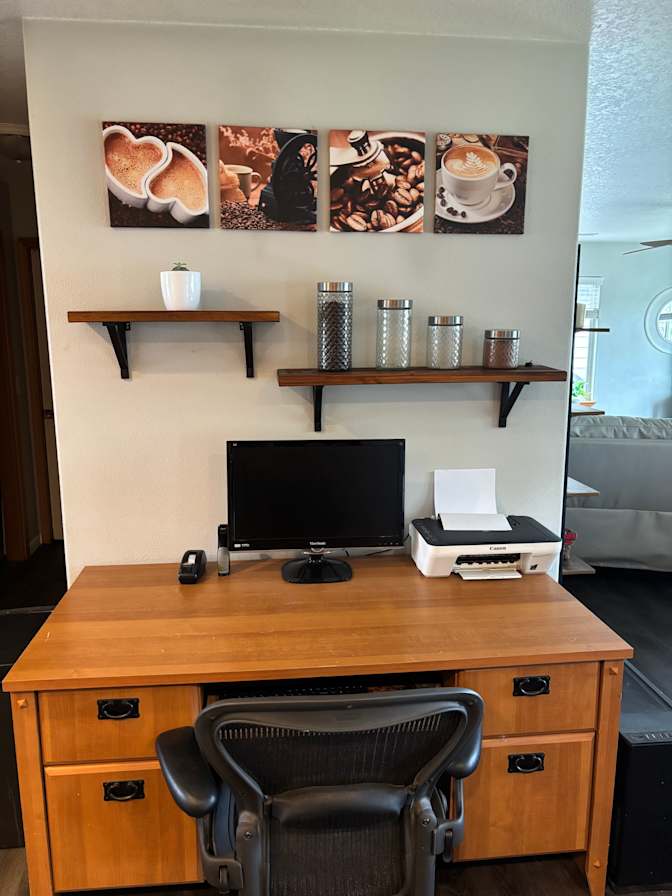 desk.jpg