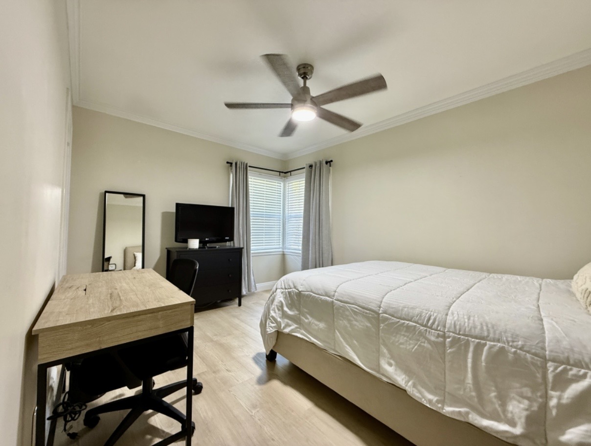 listing photo 4/6