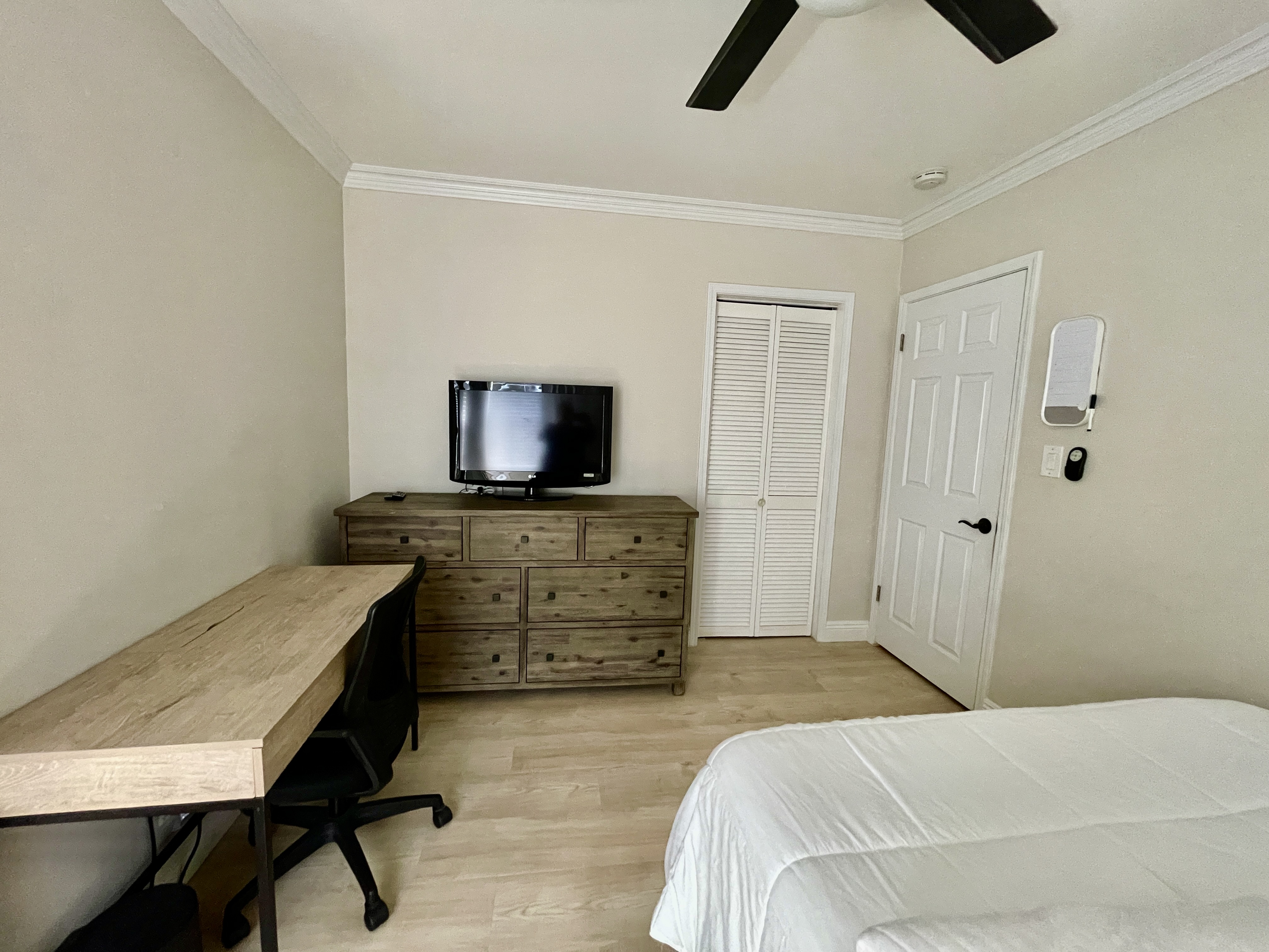 listing photo 3/9