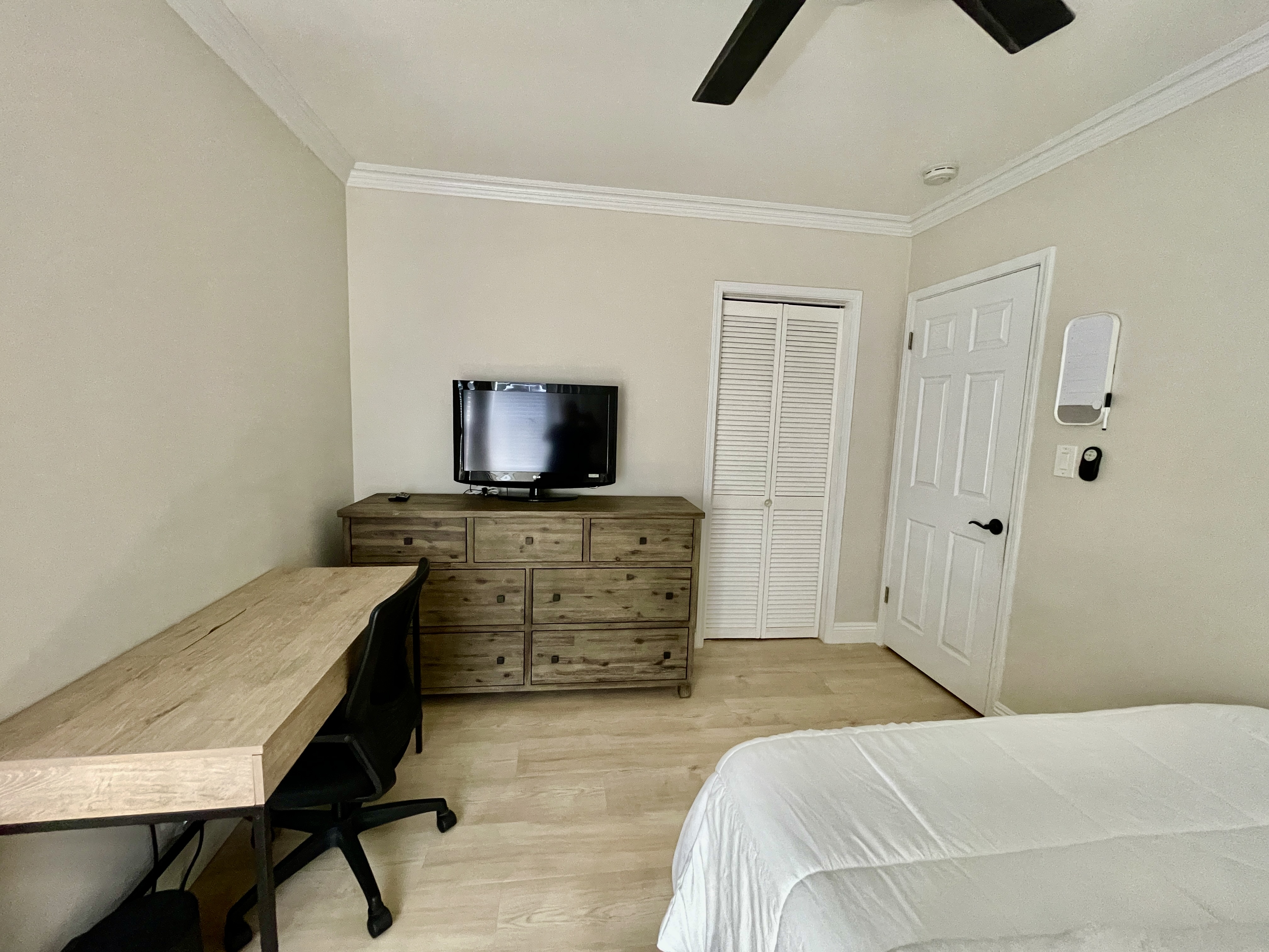 listing photo 5/9