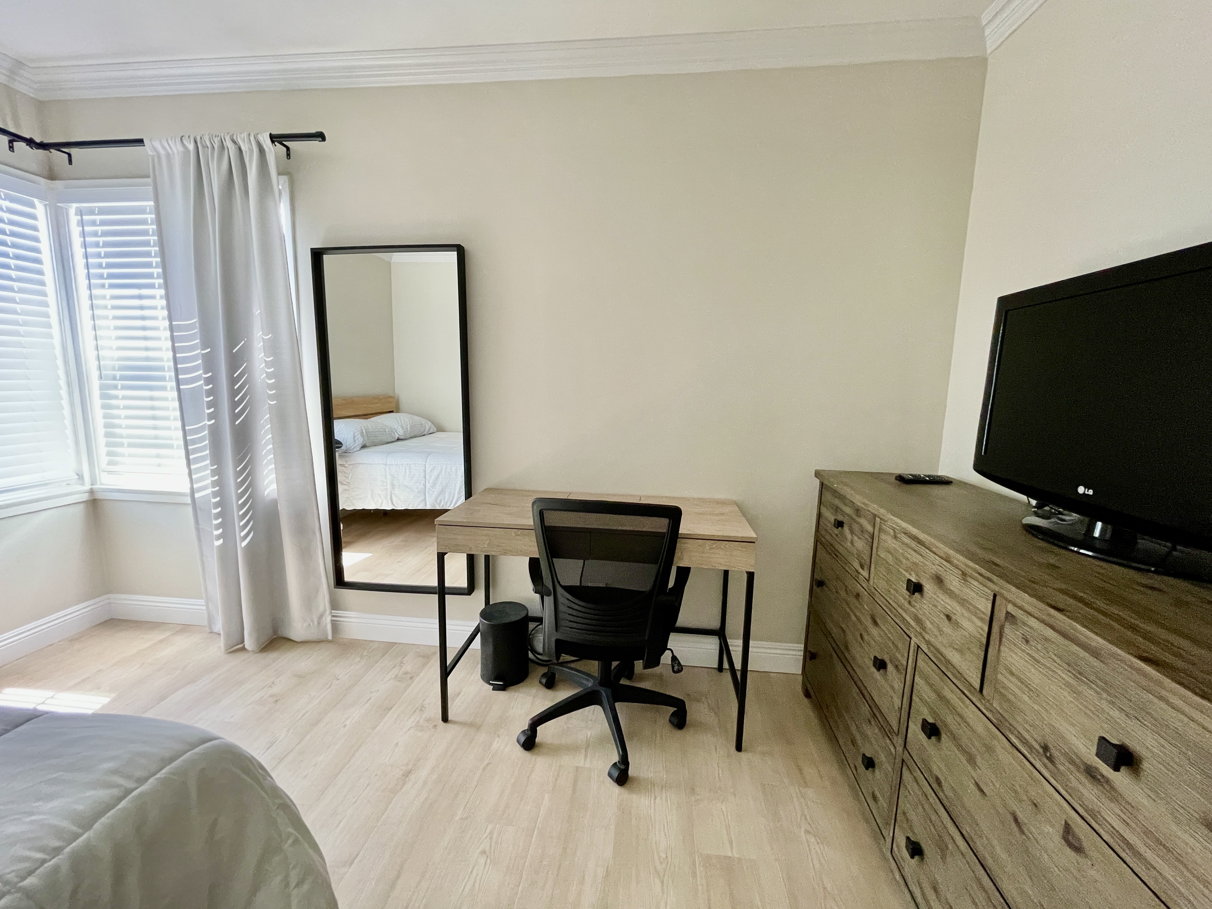 listing photo 4/9